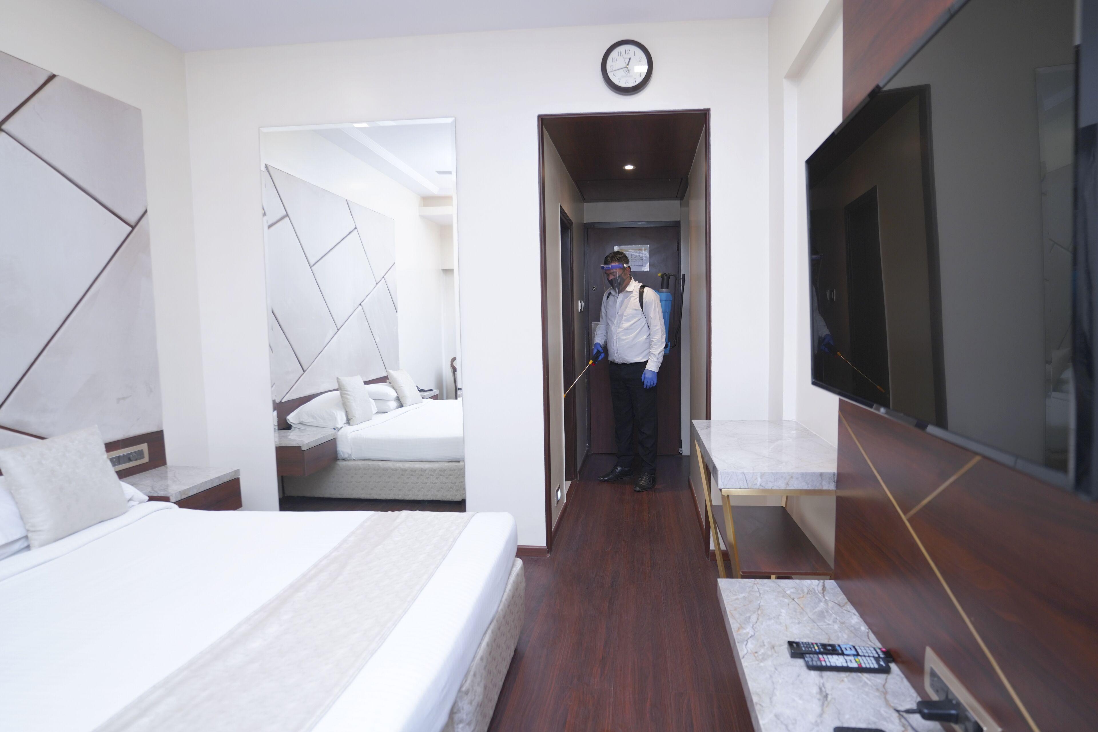 Kohinoor Park Hotel 3*