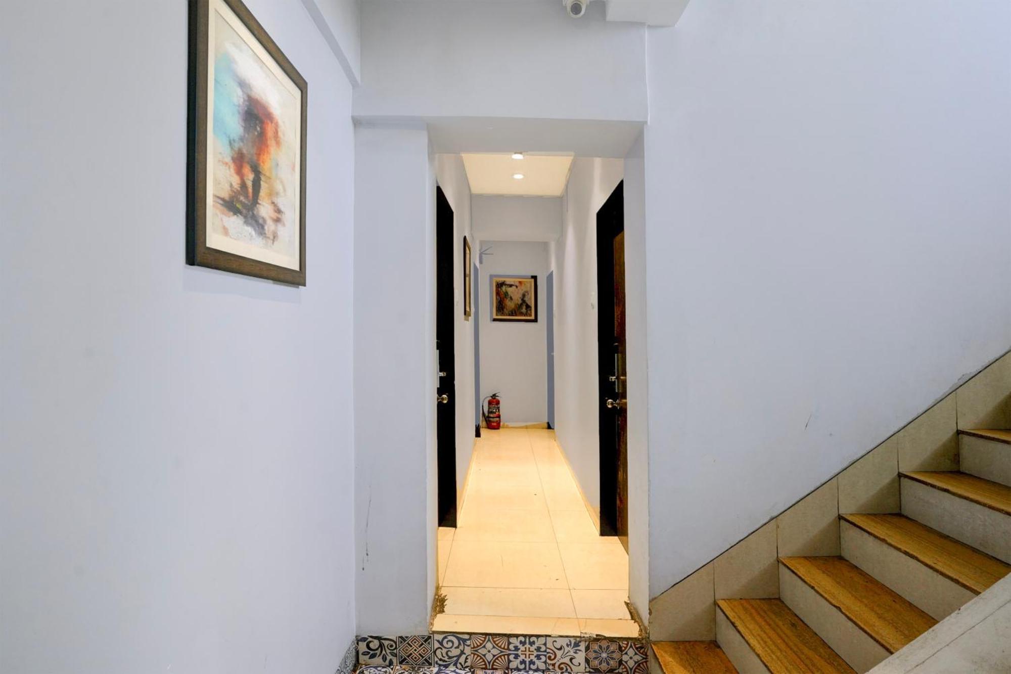 Hotel O We 3*