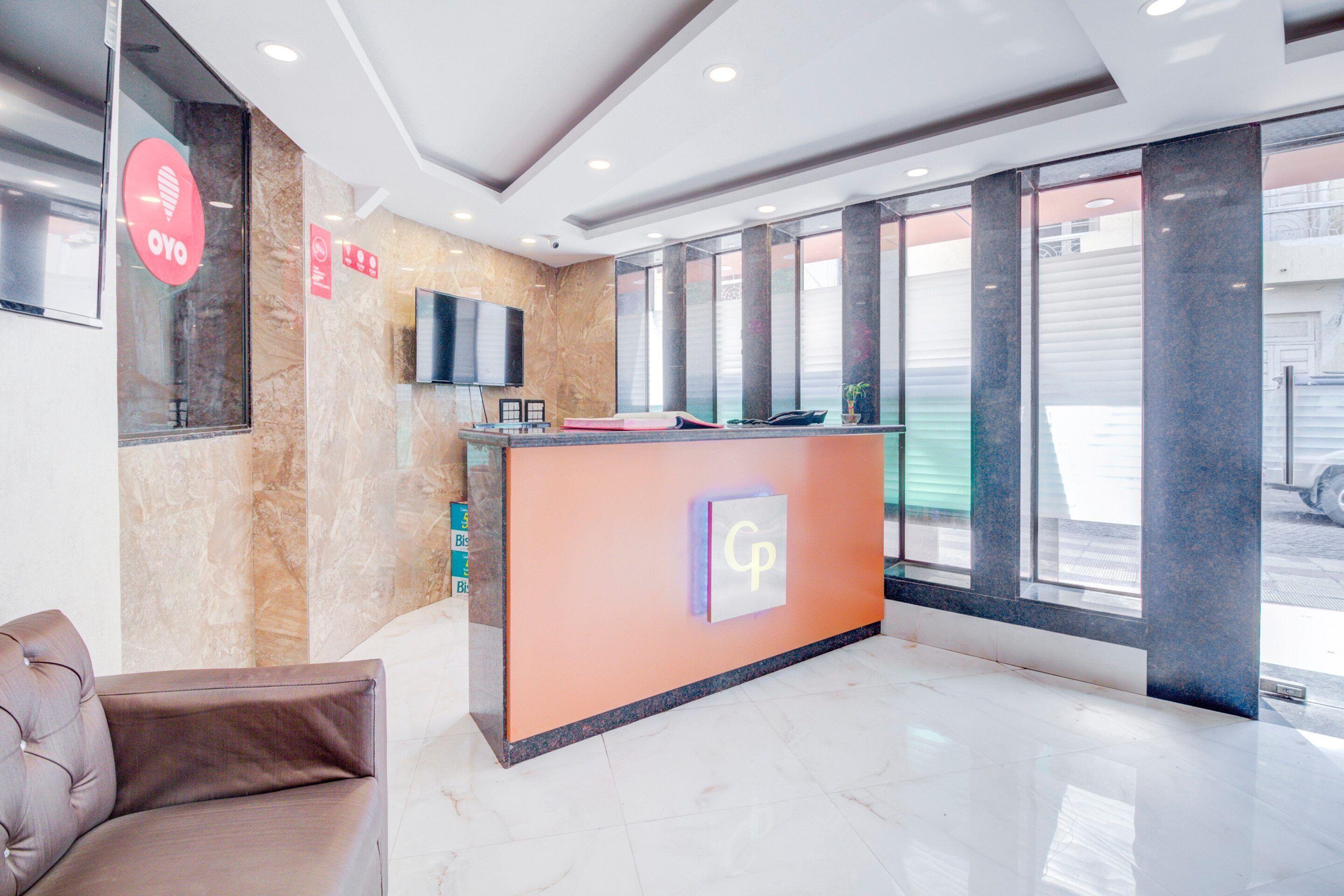 Hotel Oyo 9748 Girgaon Palace 3*