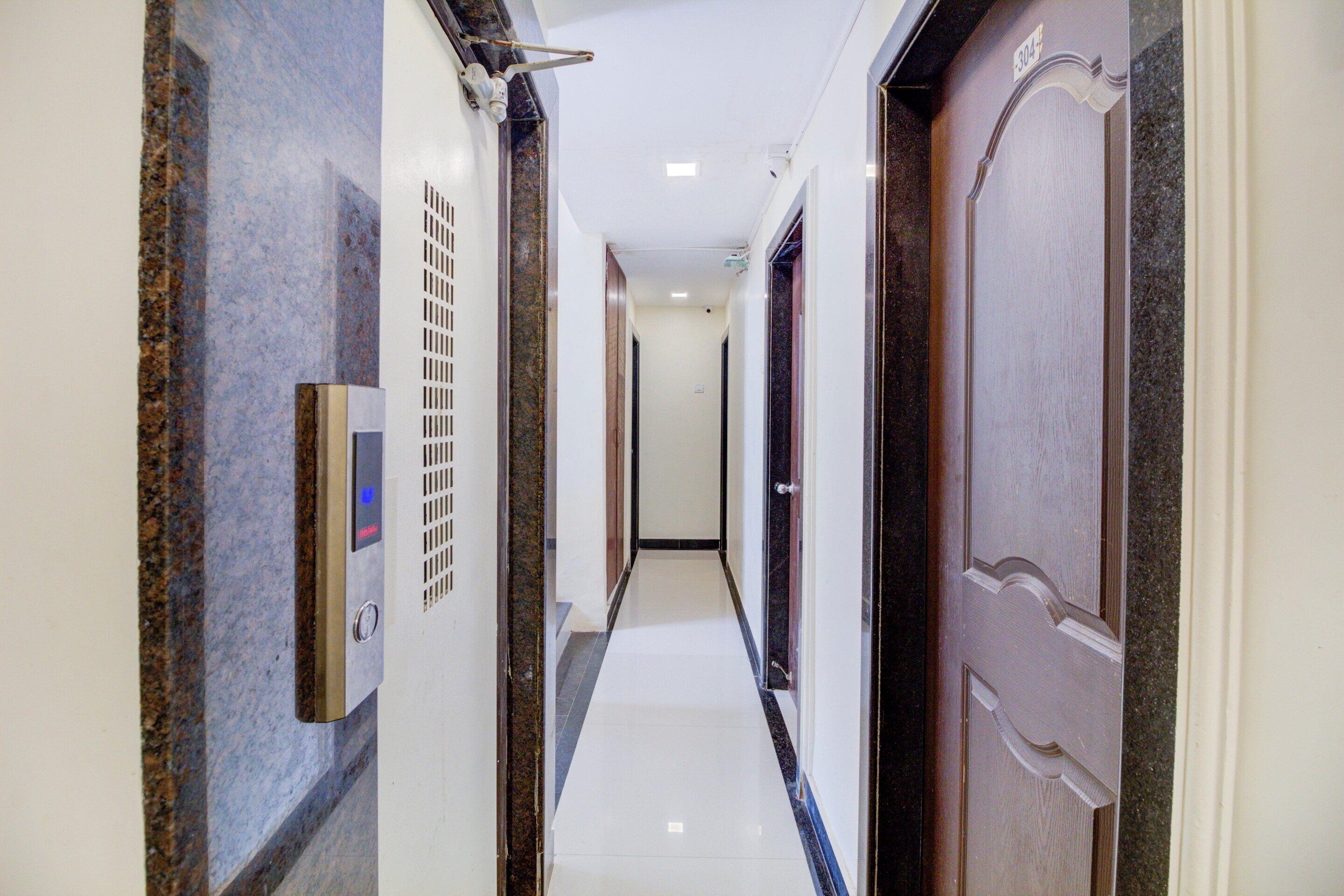 Oyo 9748 Girgaon Palace 3* Mumbai