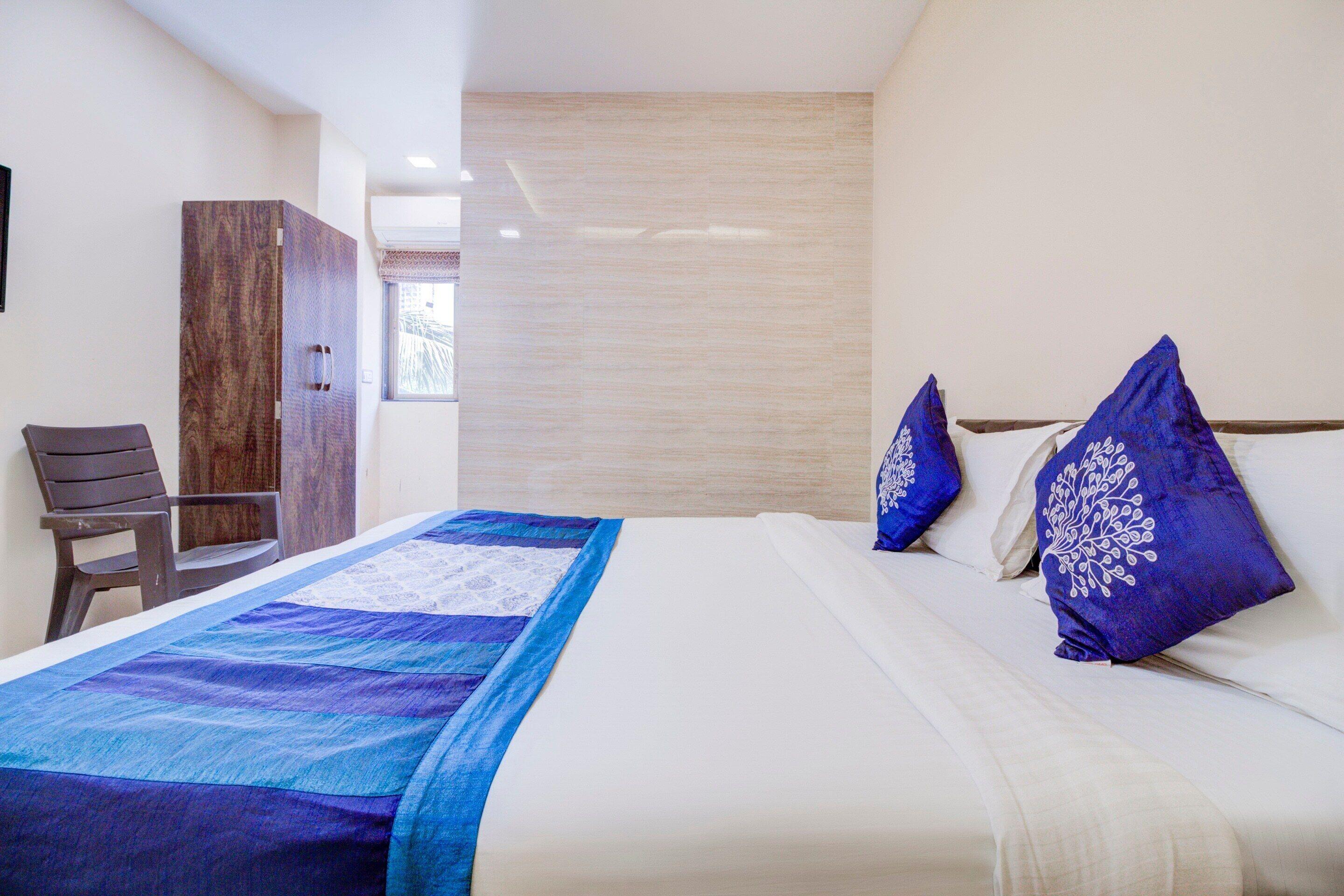 Hotel Oyo 9748 Girgaon Palace 3*