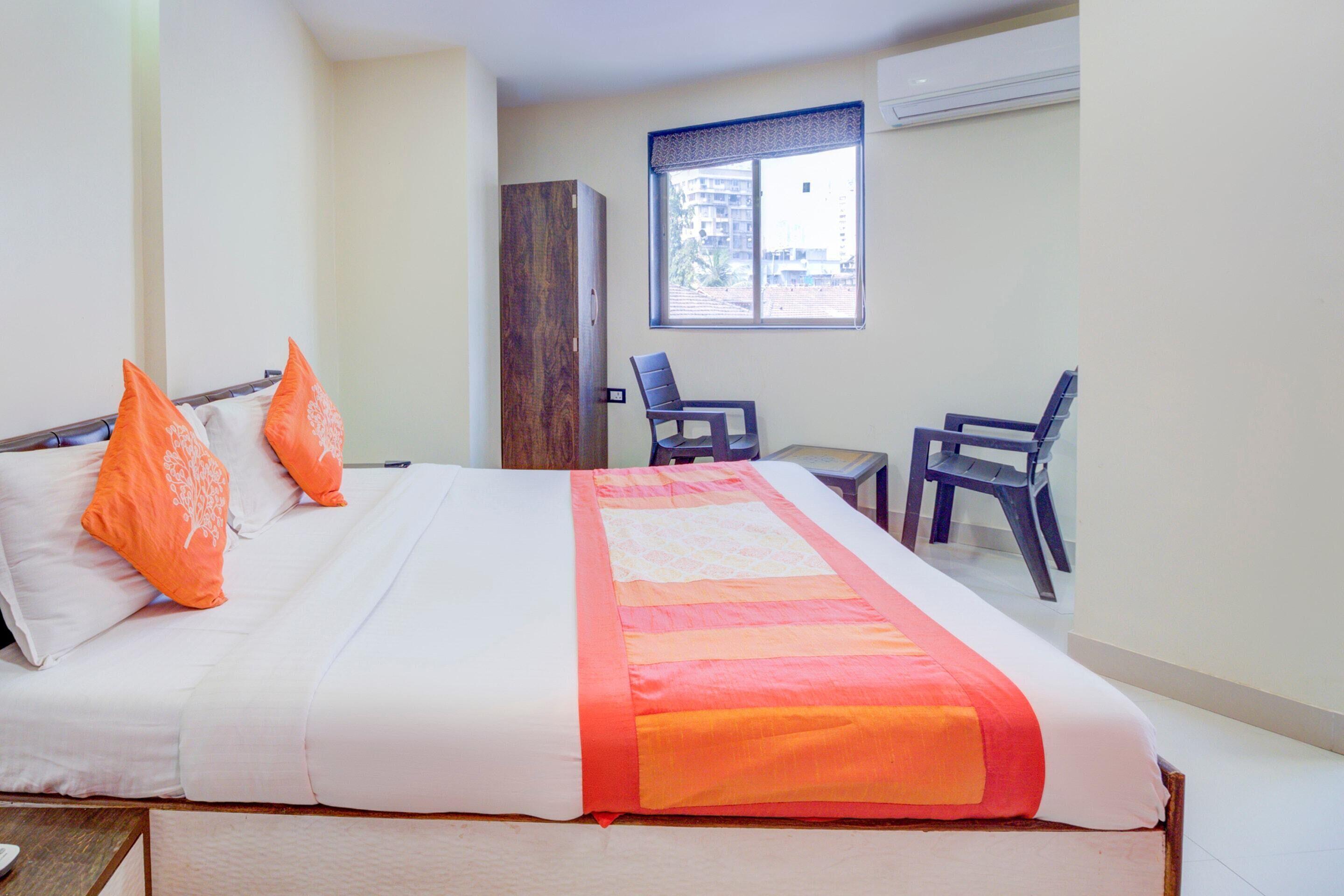 Oyo 9748 Girgaon Palace 3*