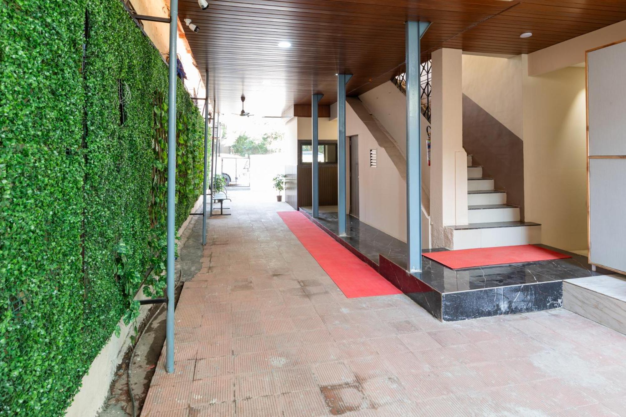 Hotel Metroplex Near Bkc Mumbai