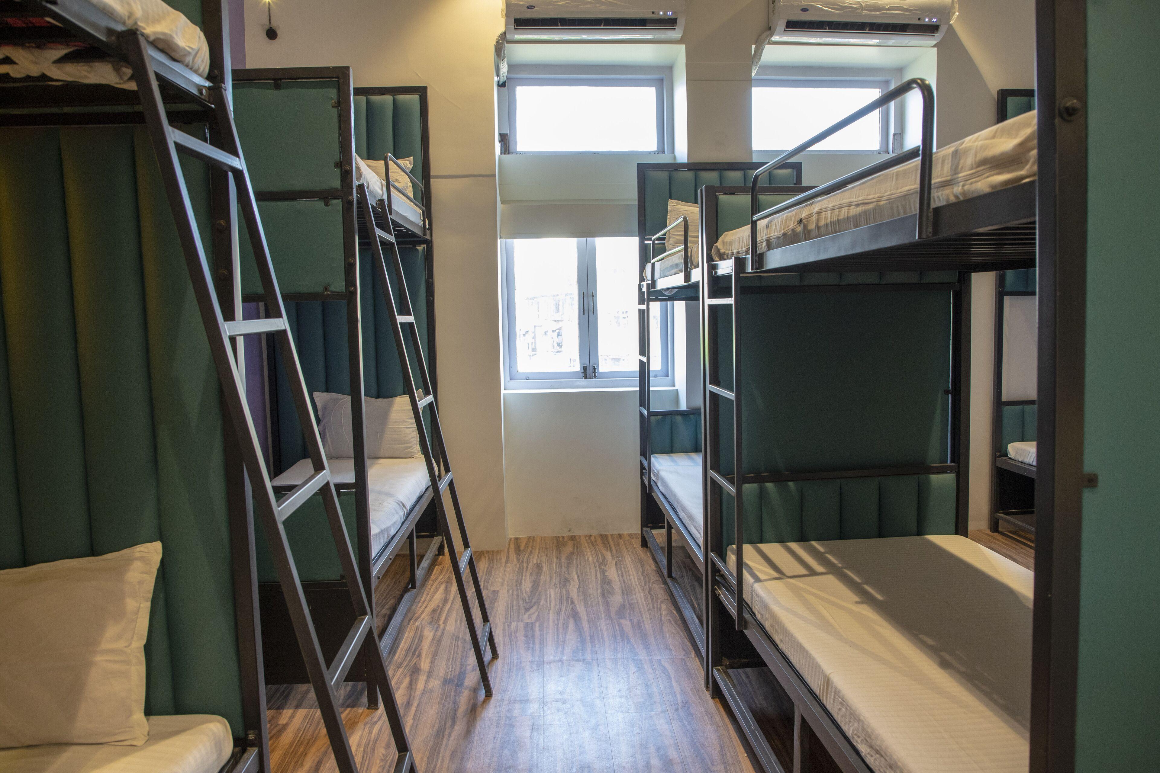 Hostel Empire Royale *