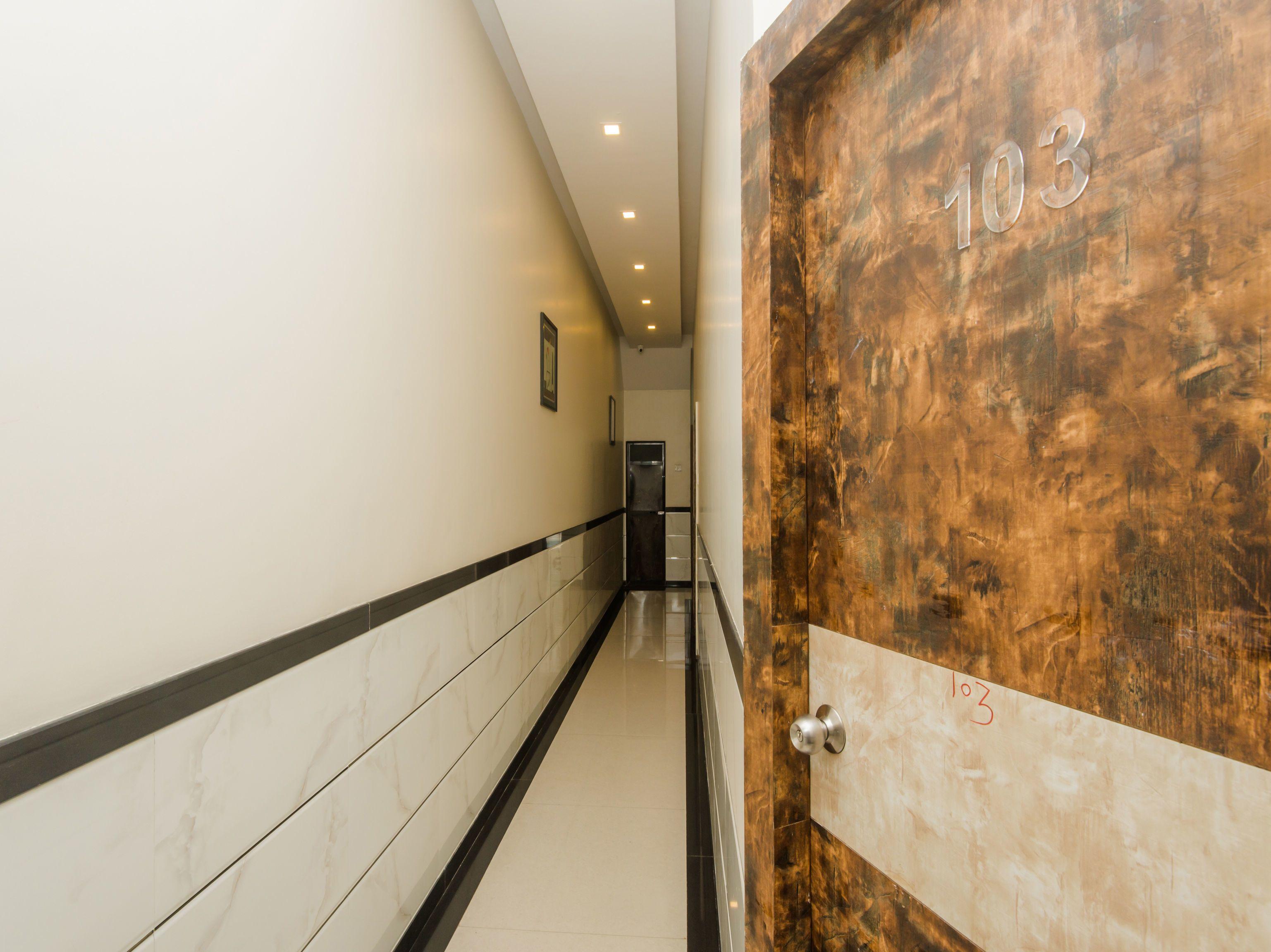 Fabhotel Embassy Grand Hotel