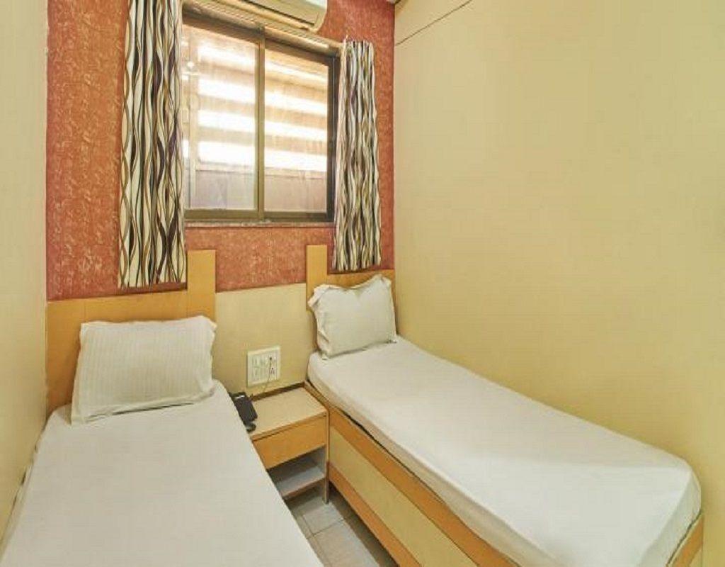 Hotel Maangta 127 @ Andheri East