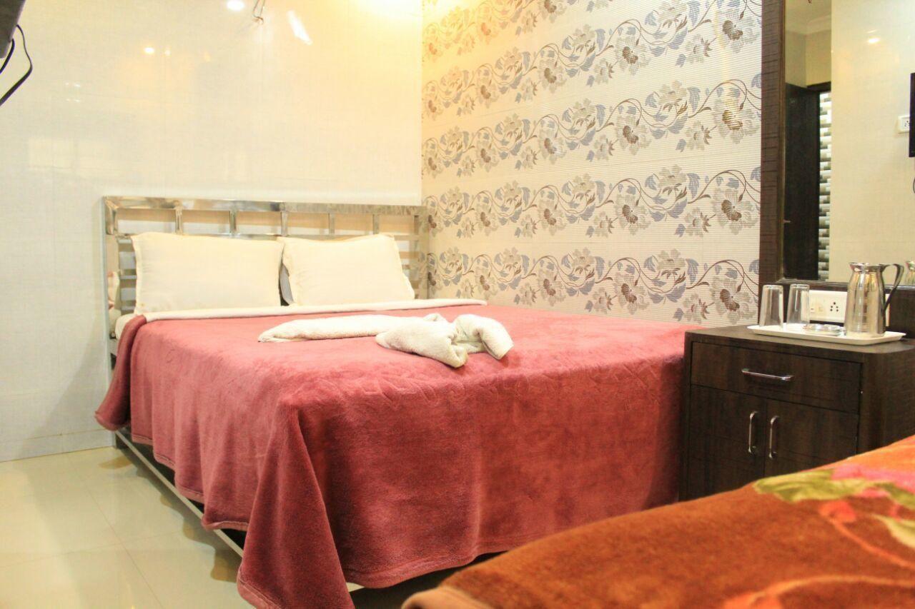 Shadab Palace Hotel *