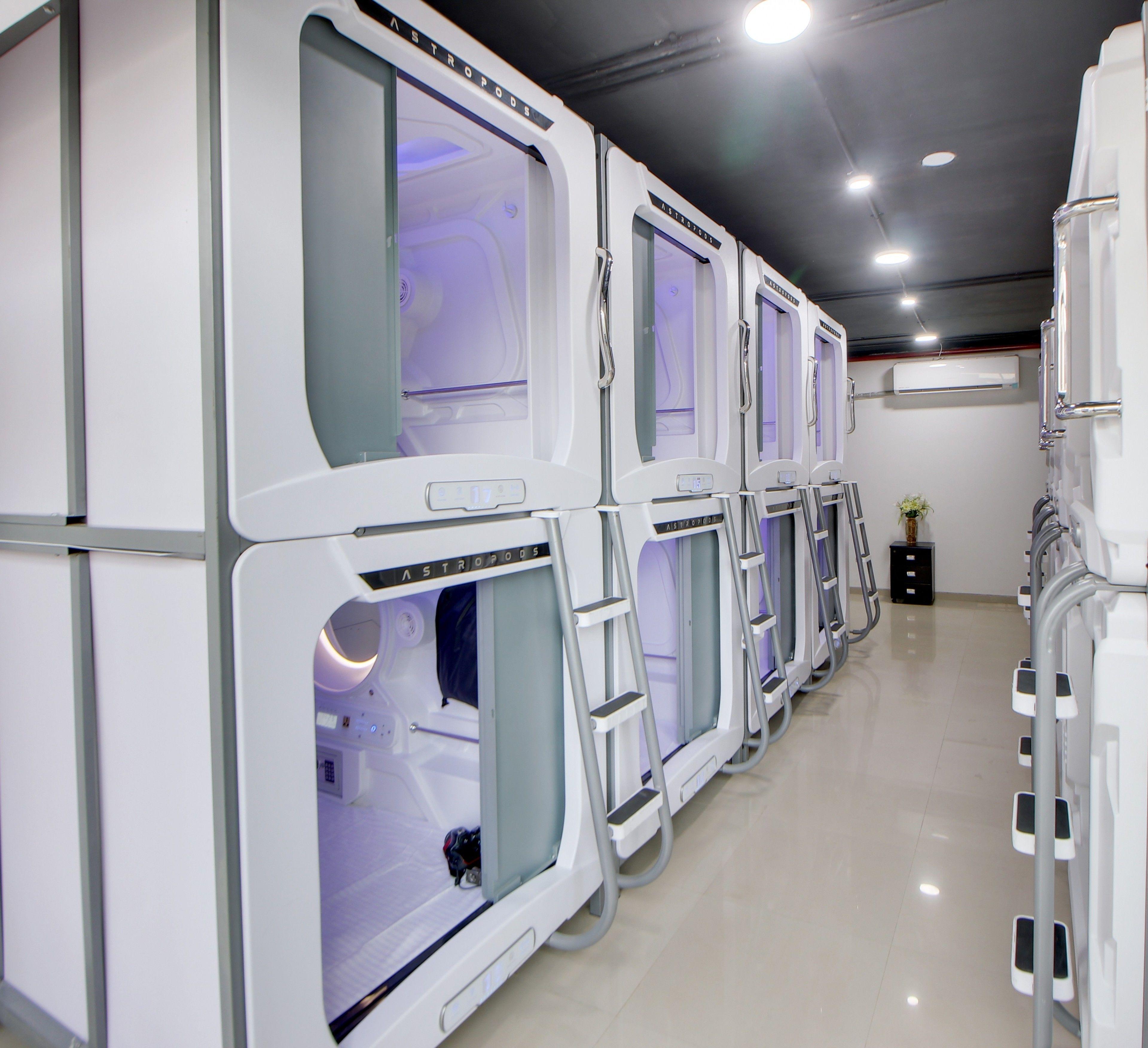 Astropods Airport, Mumbai. Guest house Mumbai