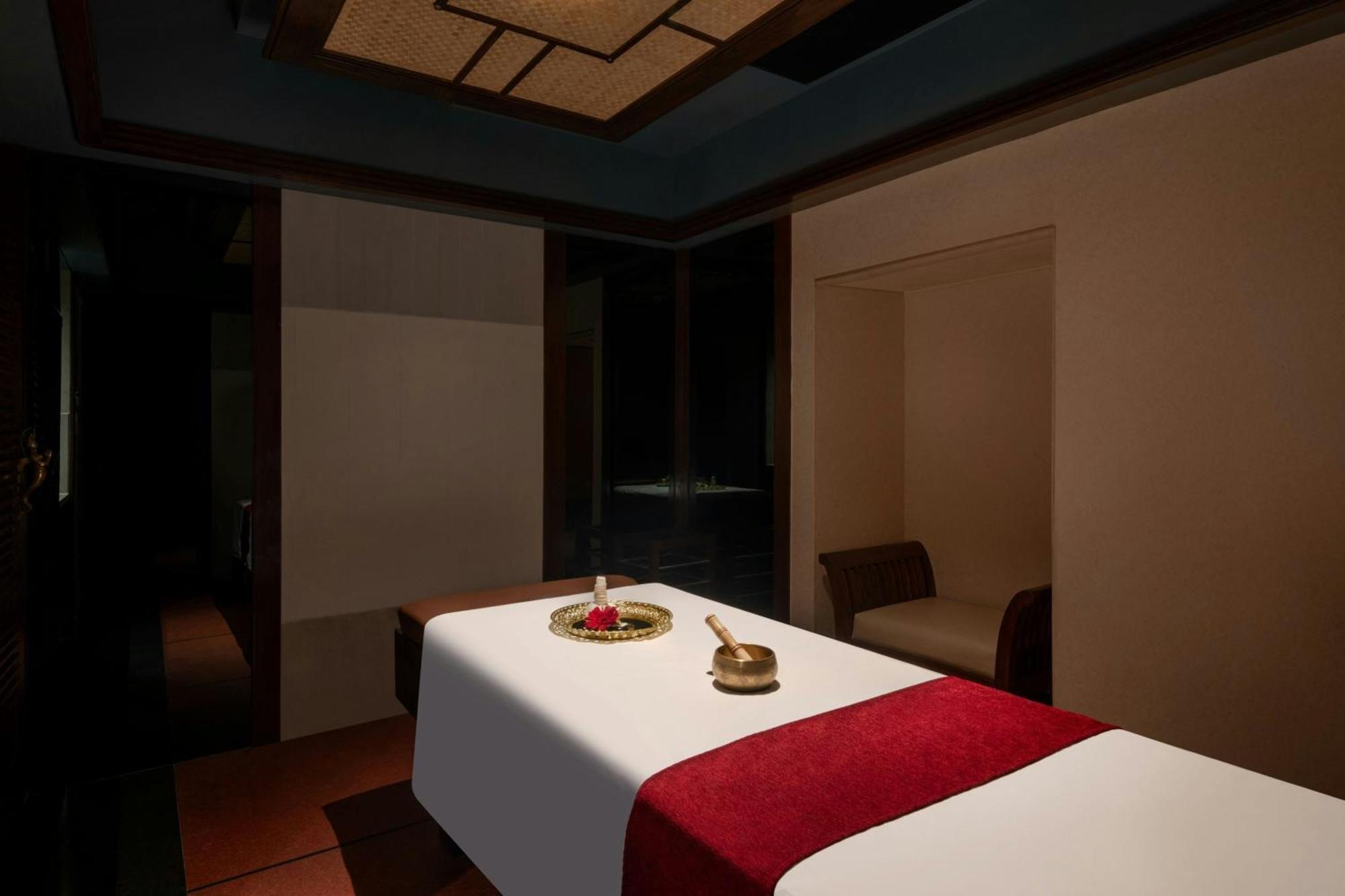 Courtyard By Marriott International Airport Hotel 5*