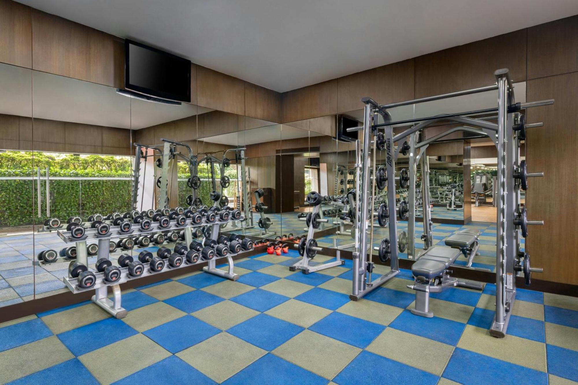 Hotel Courtyard By Marriott International Airport