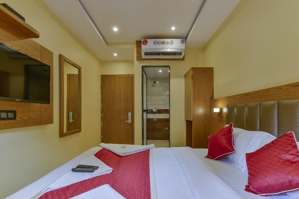 Hotel Residency Park Near Masjid Rly Station South