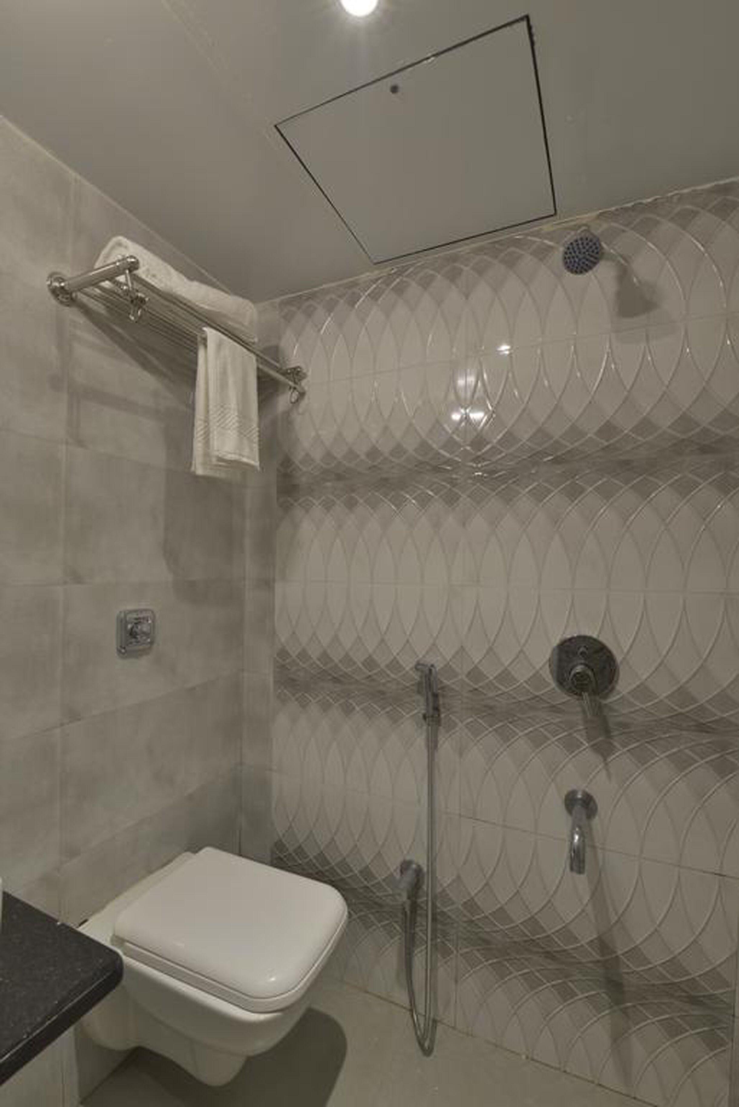 Hotel Residency Park Near Masjid Rly Station South 3*