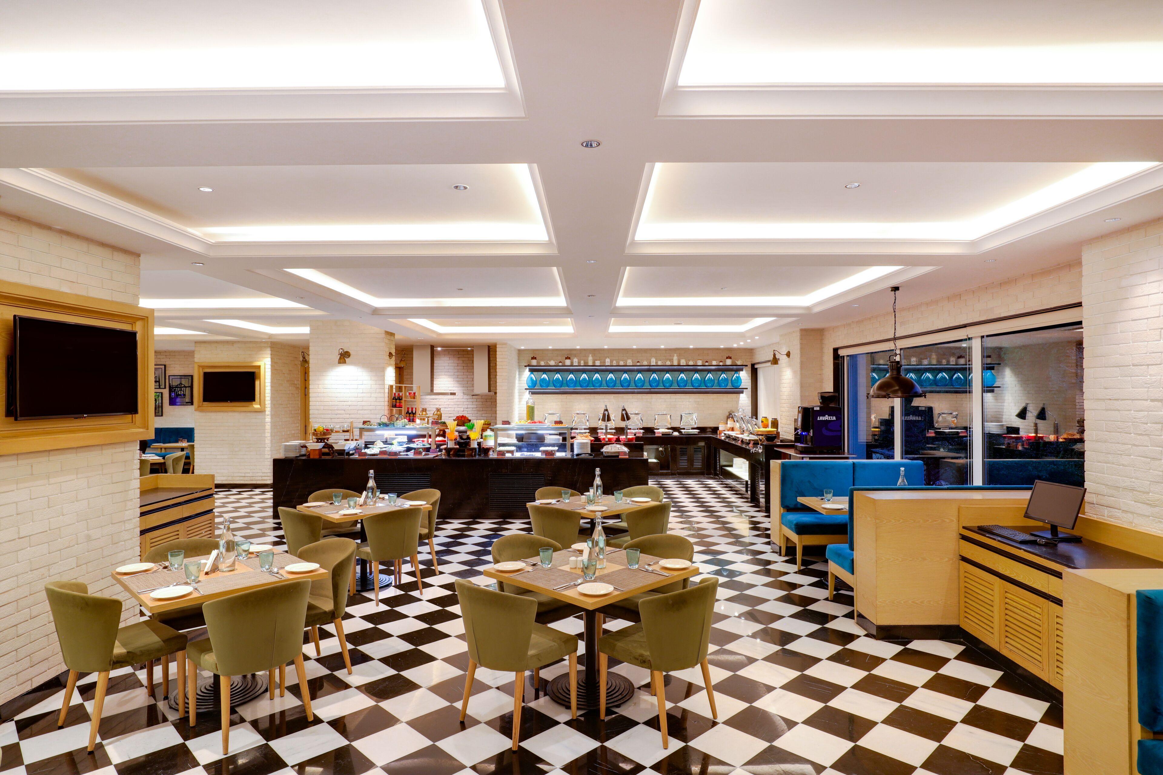 Hotel Lemon Tree Premier, International Airport 5*