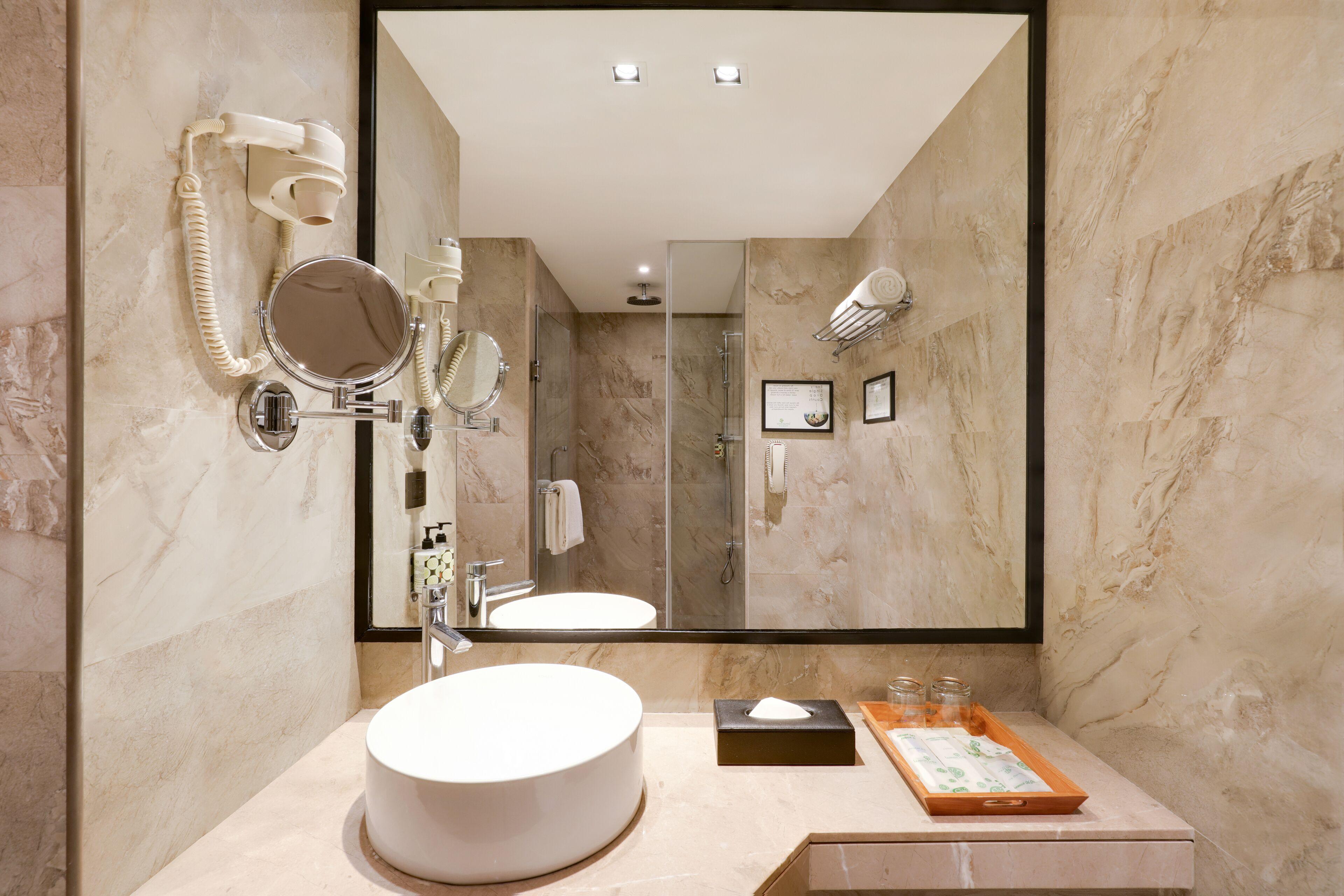 Hotel Lemon Tree Premier, International Airport