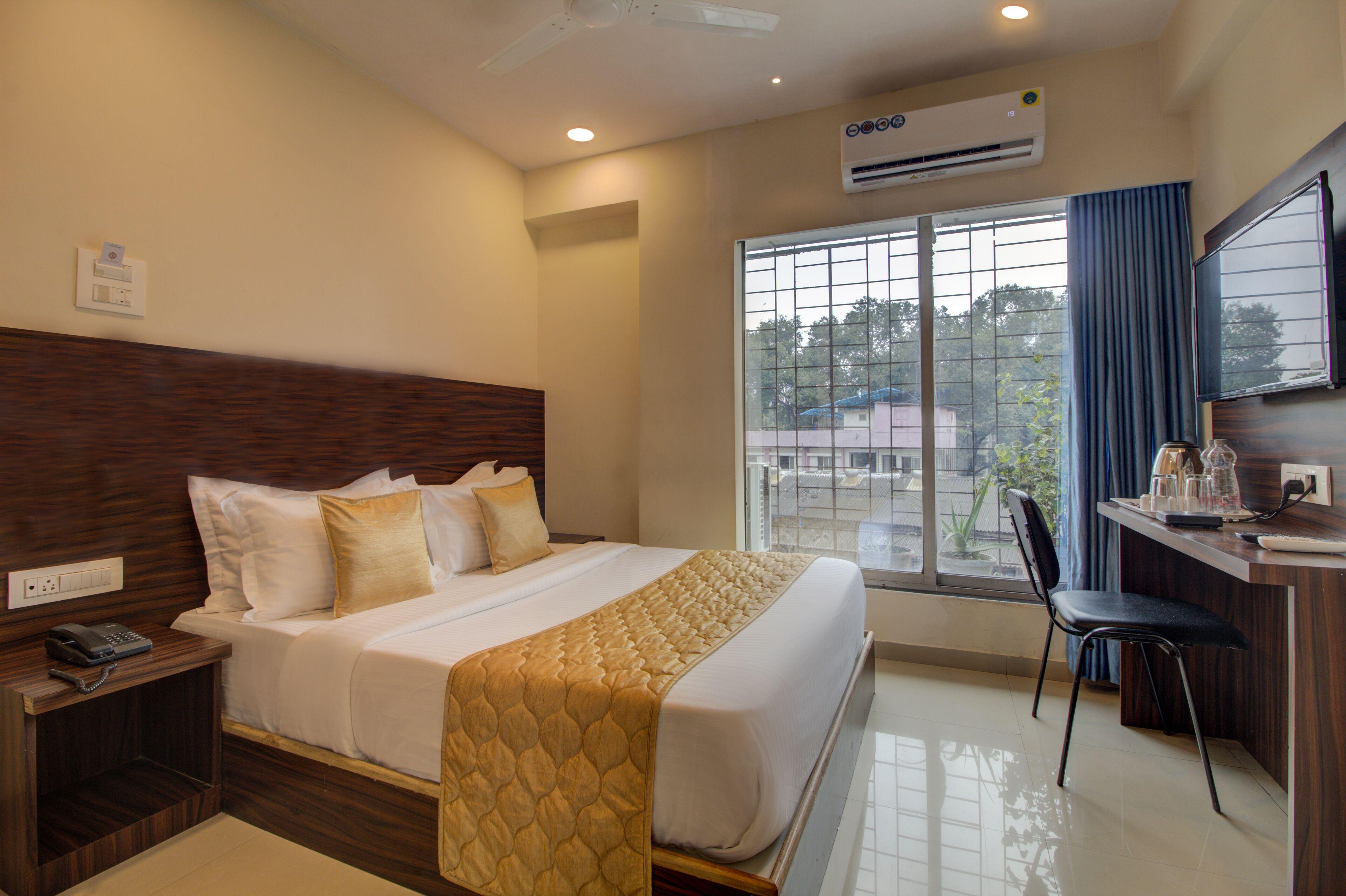 Hotel Malad Opposite Malad Railway Station