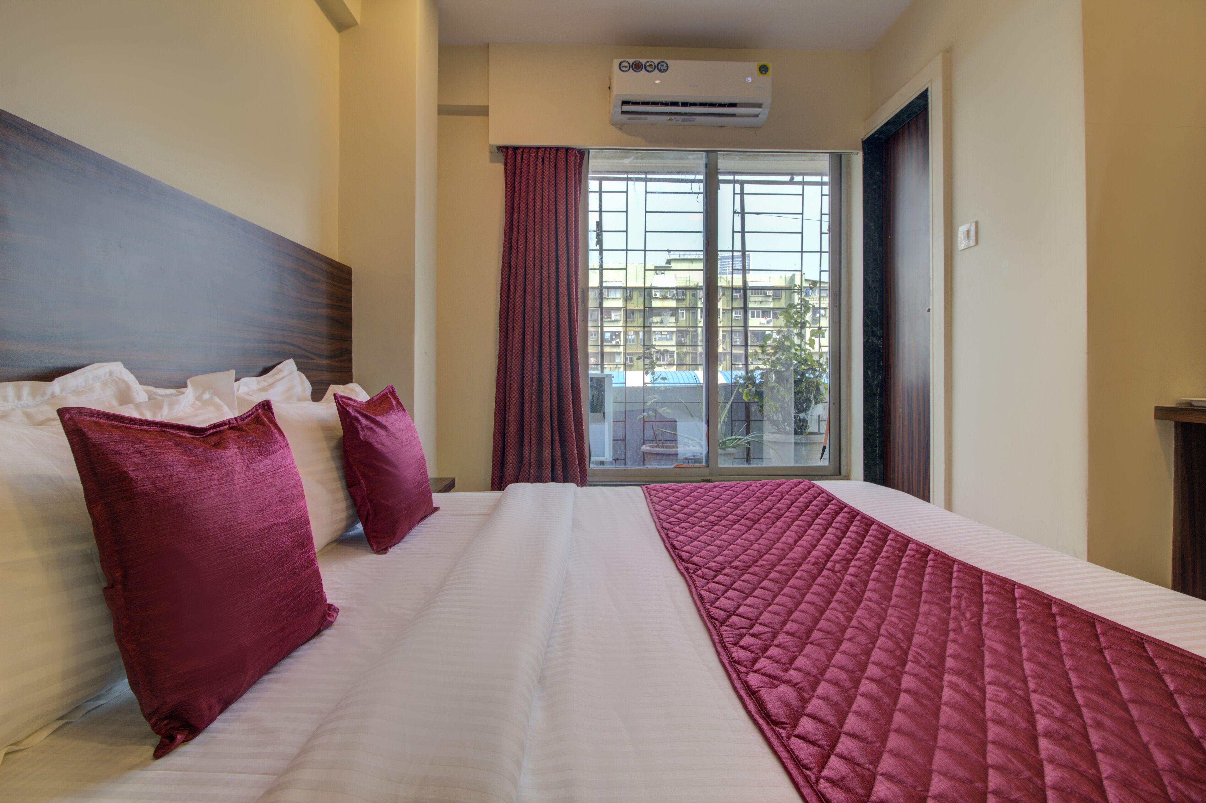 Malad Opposite Malad Railway Station Hotel