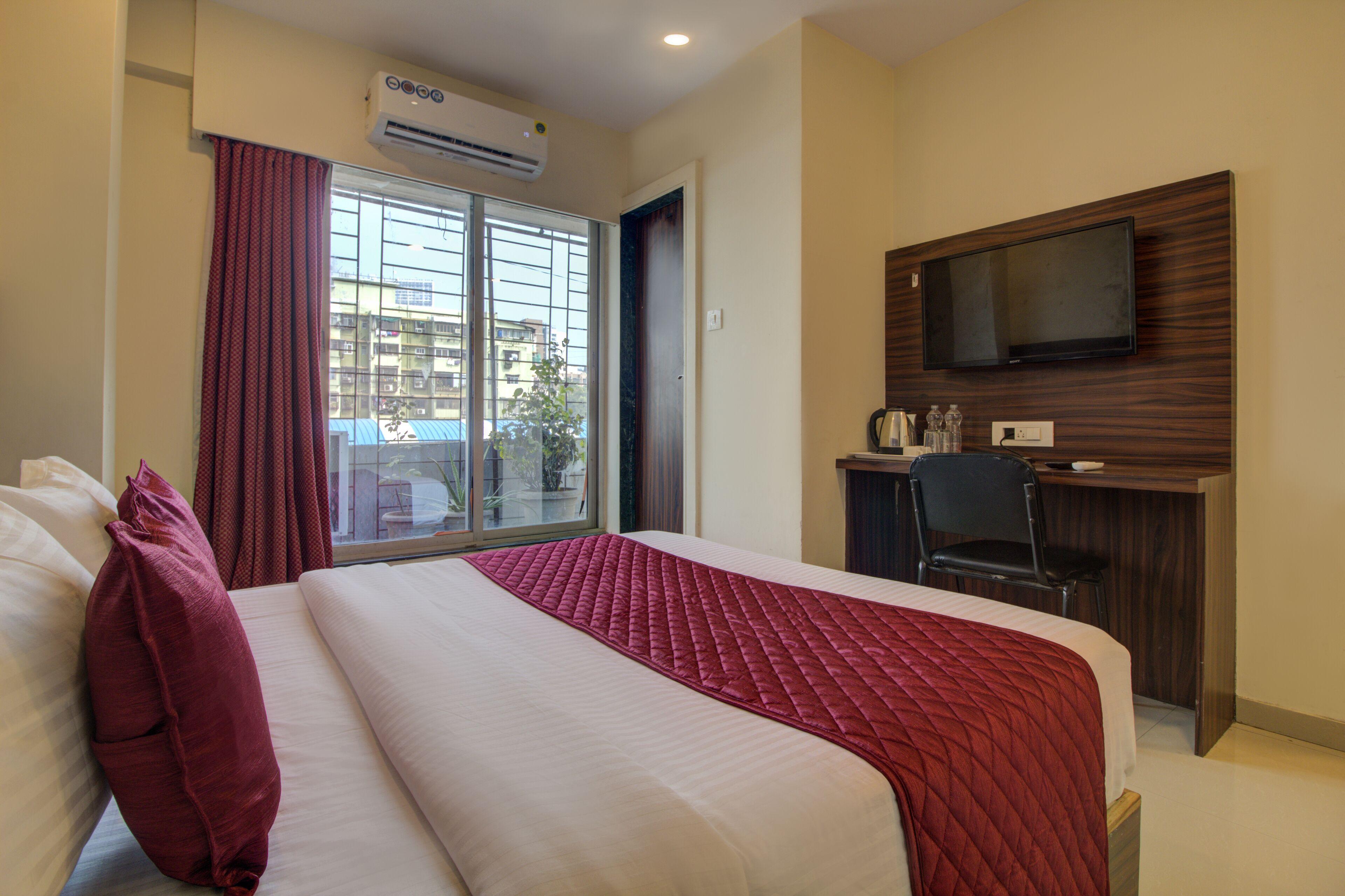 Malad Opposite Malad Railway Station Hotel
