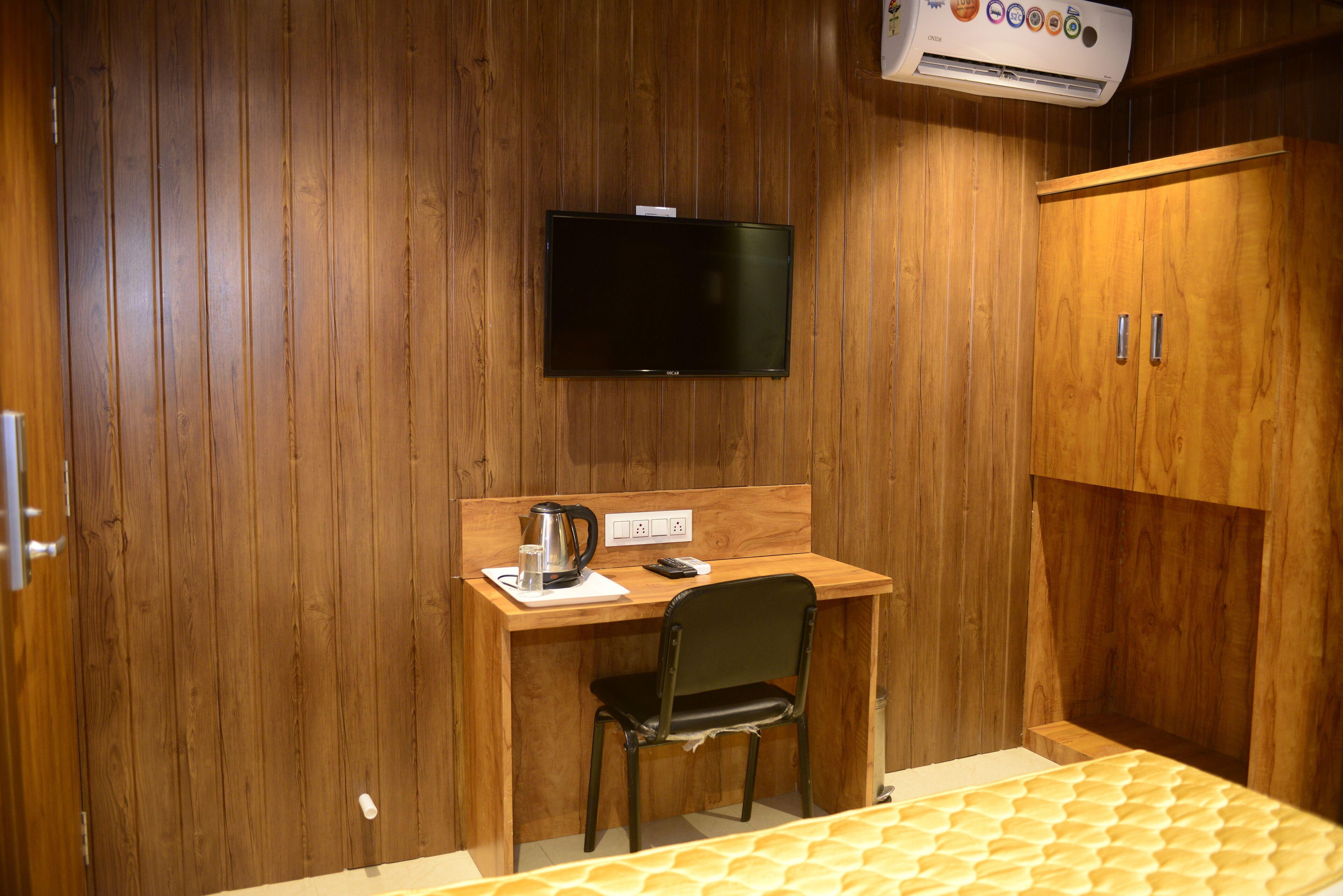 Hotel Malad Opposite Malad Railway Station Mumbai