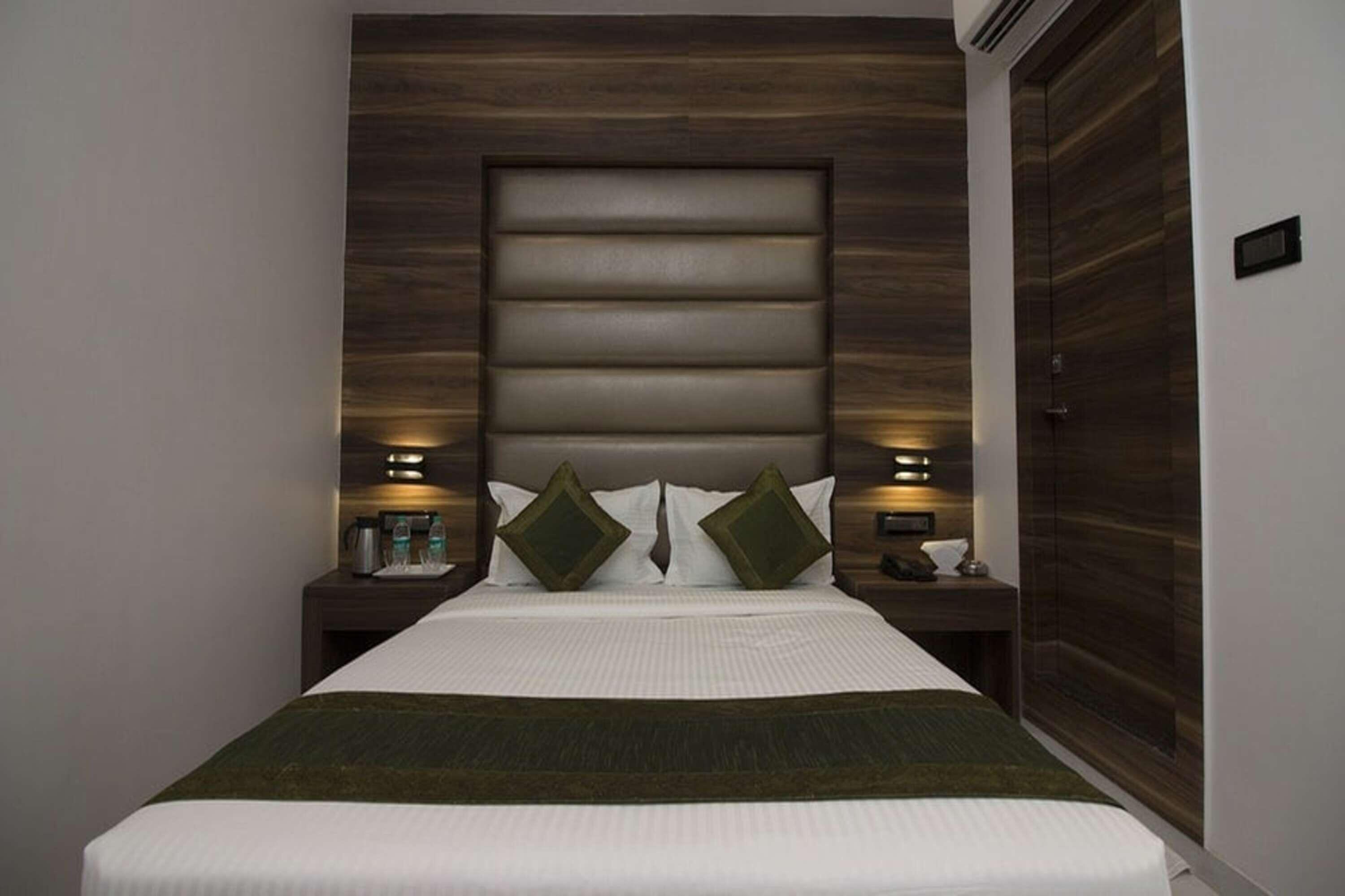 Hotel Meriton Buisness International Airport T-2 2*