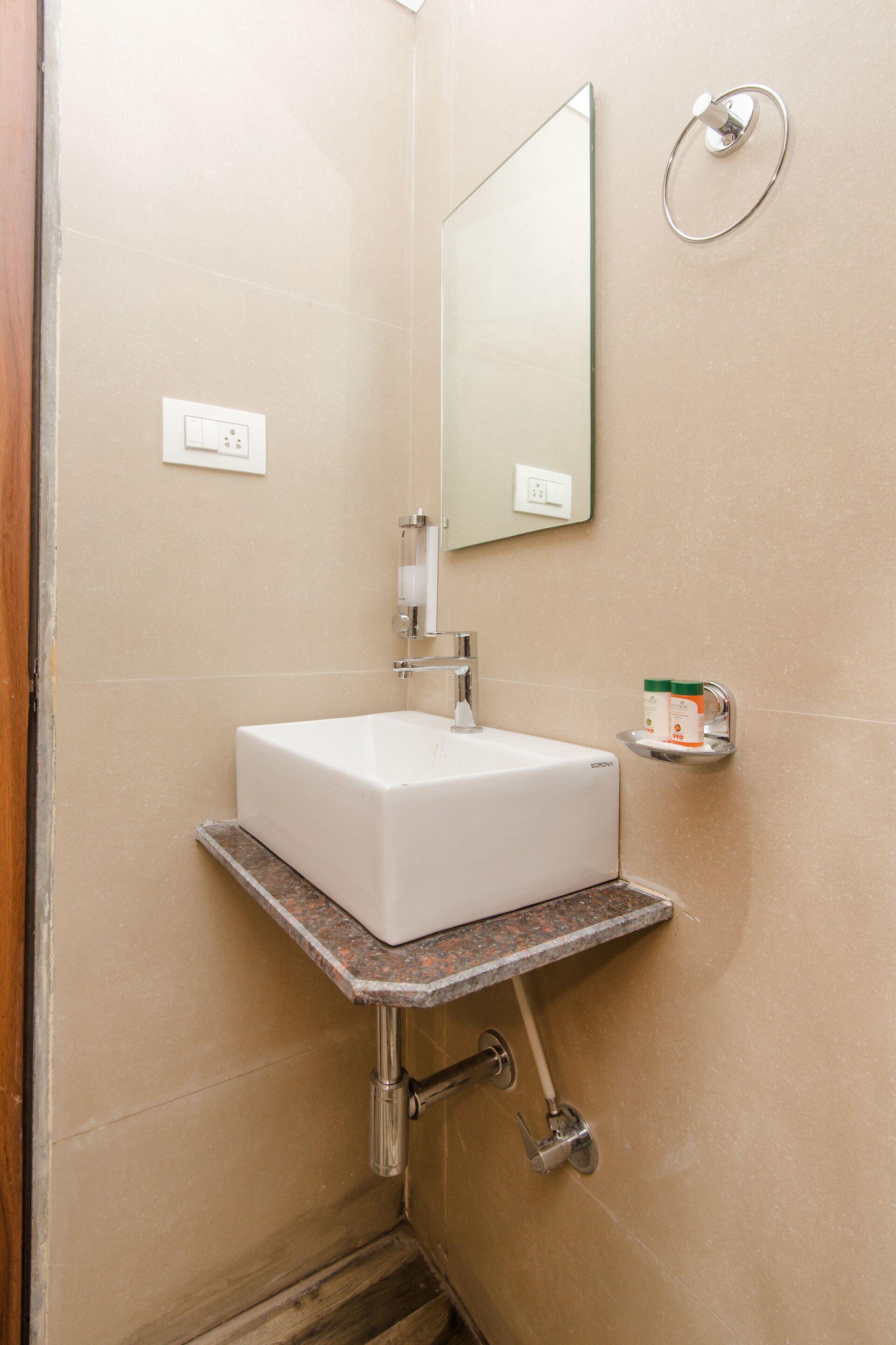 Fabhotel Axis International - Nr International Airport