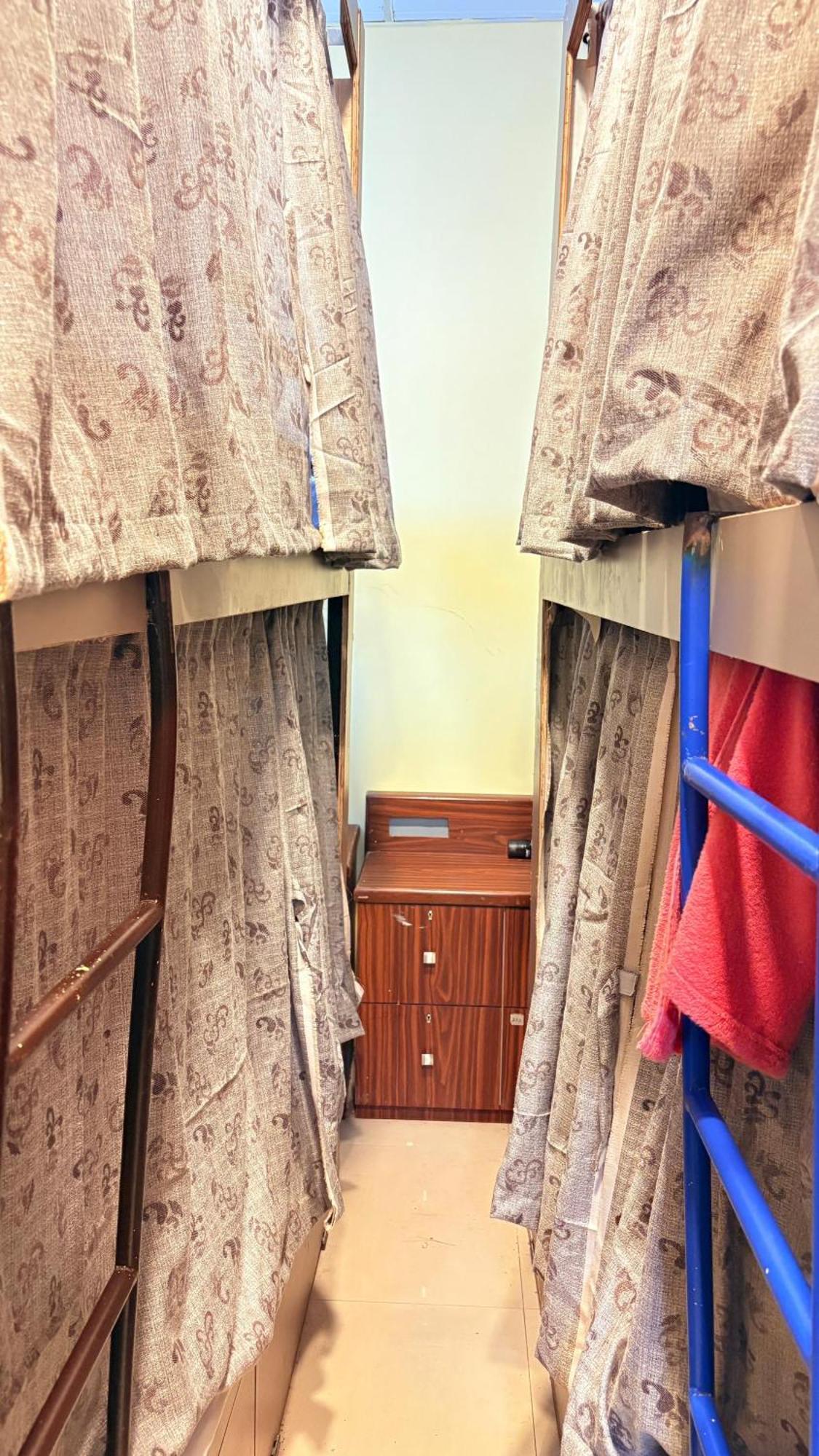 Welcome & Pg Male And Female Hostel *