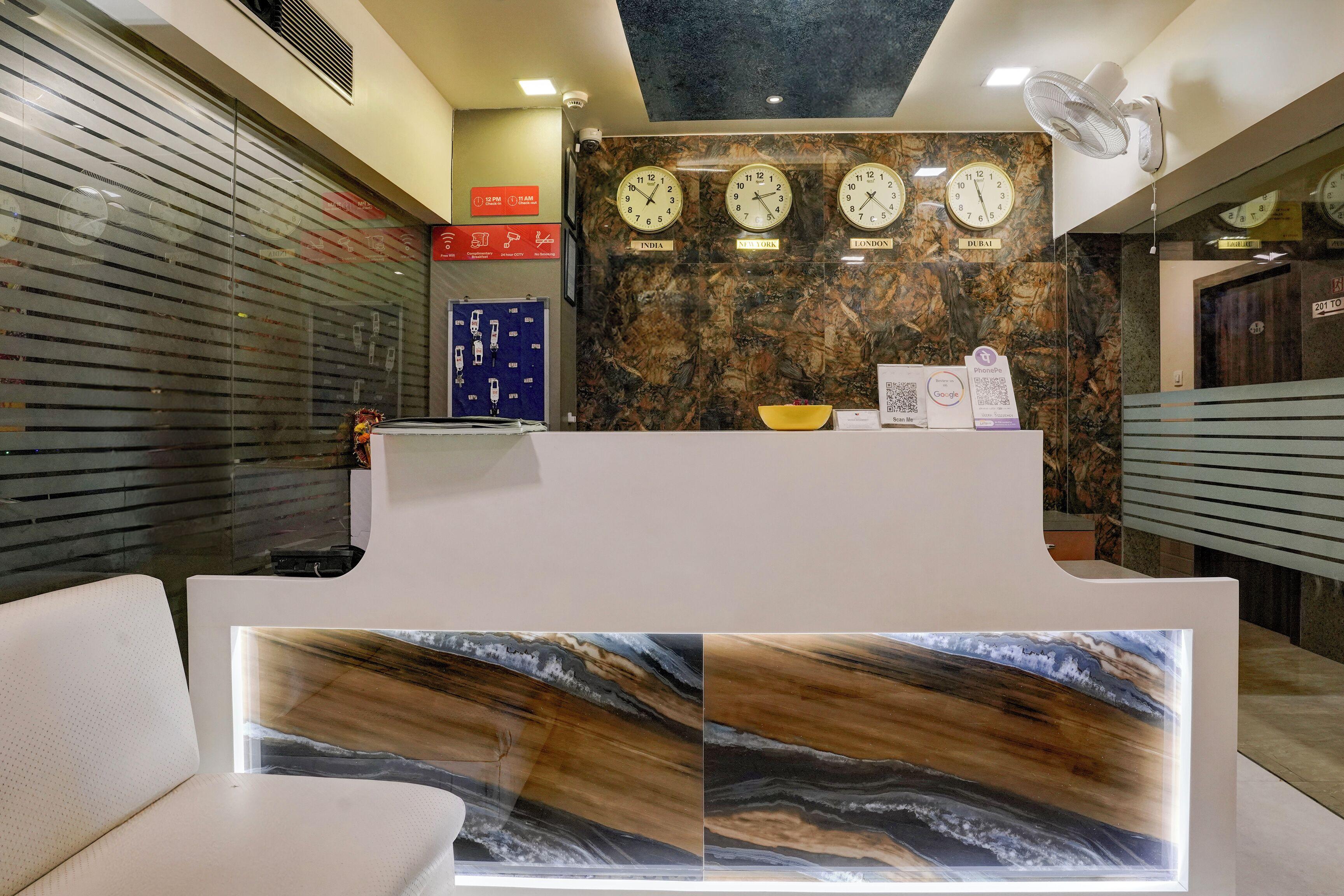 Hotel Fabhotel Veera Residency - Nr International Airport 3*