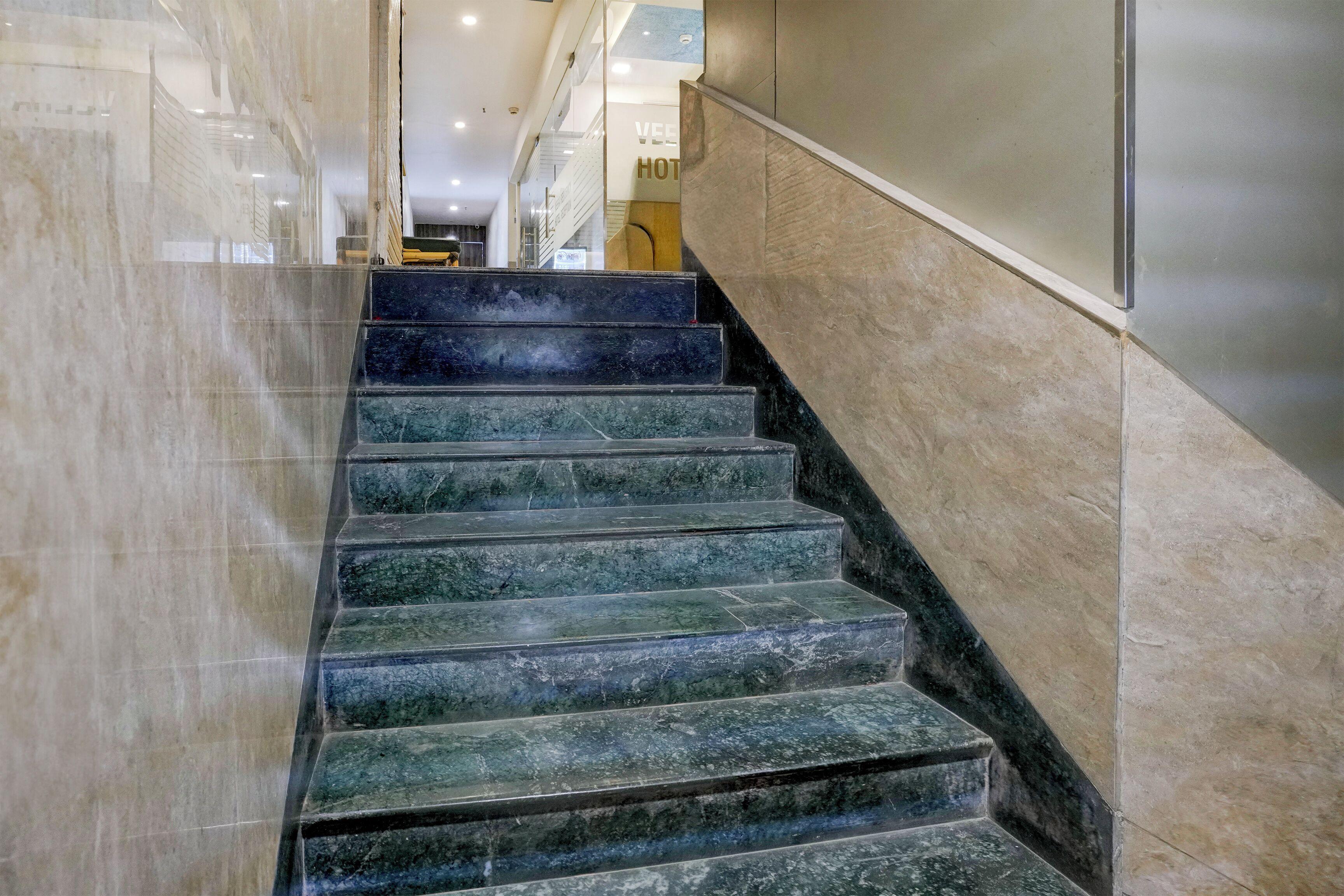 Fabhotel Veera Residency - Nr International Airport Hotel 3*