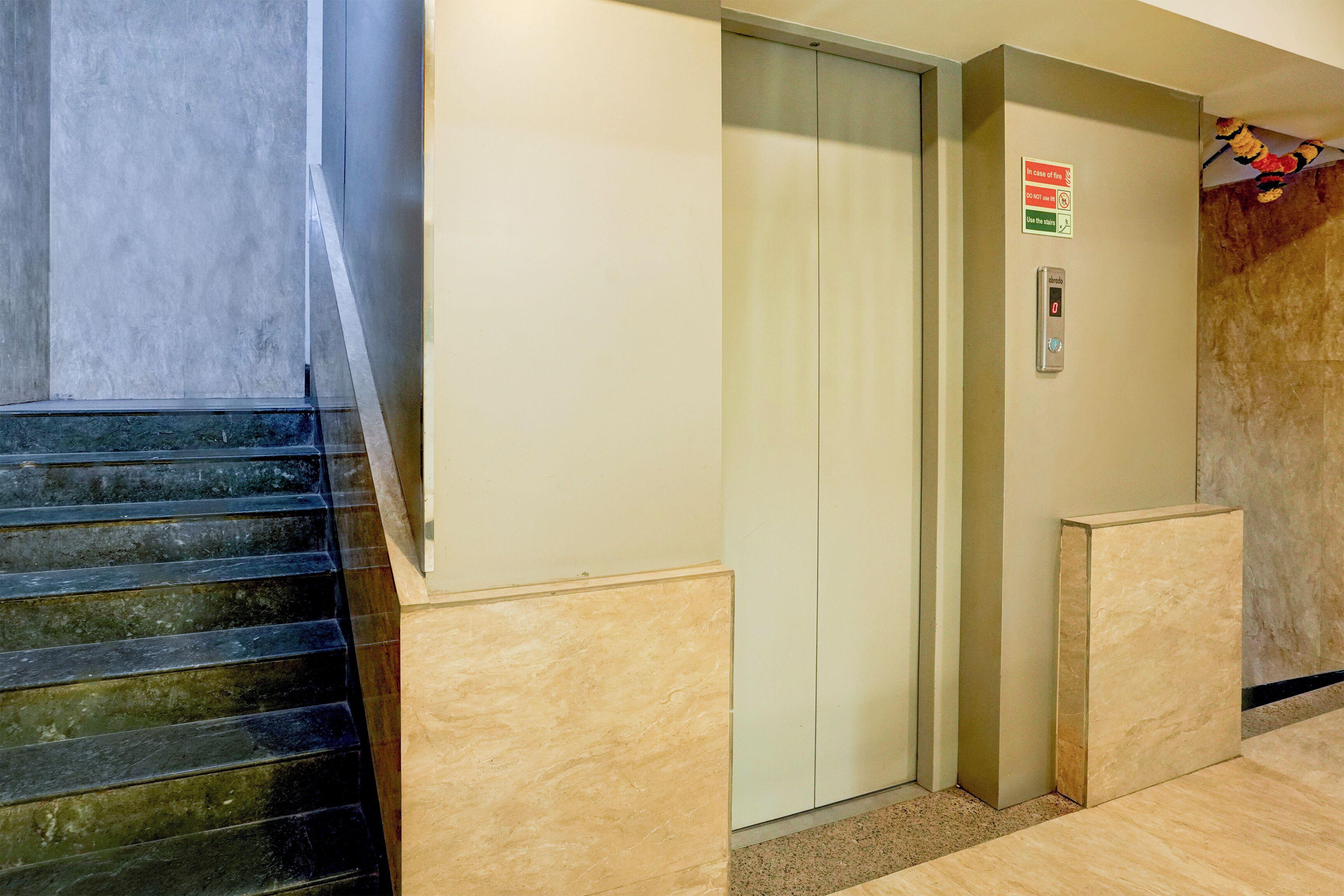 Fabhotel Veera Residency - Nr International Airport Hotel