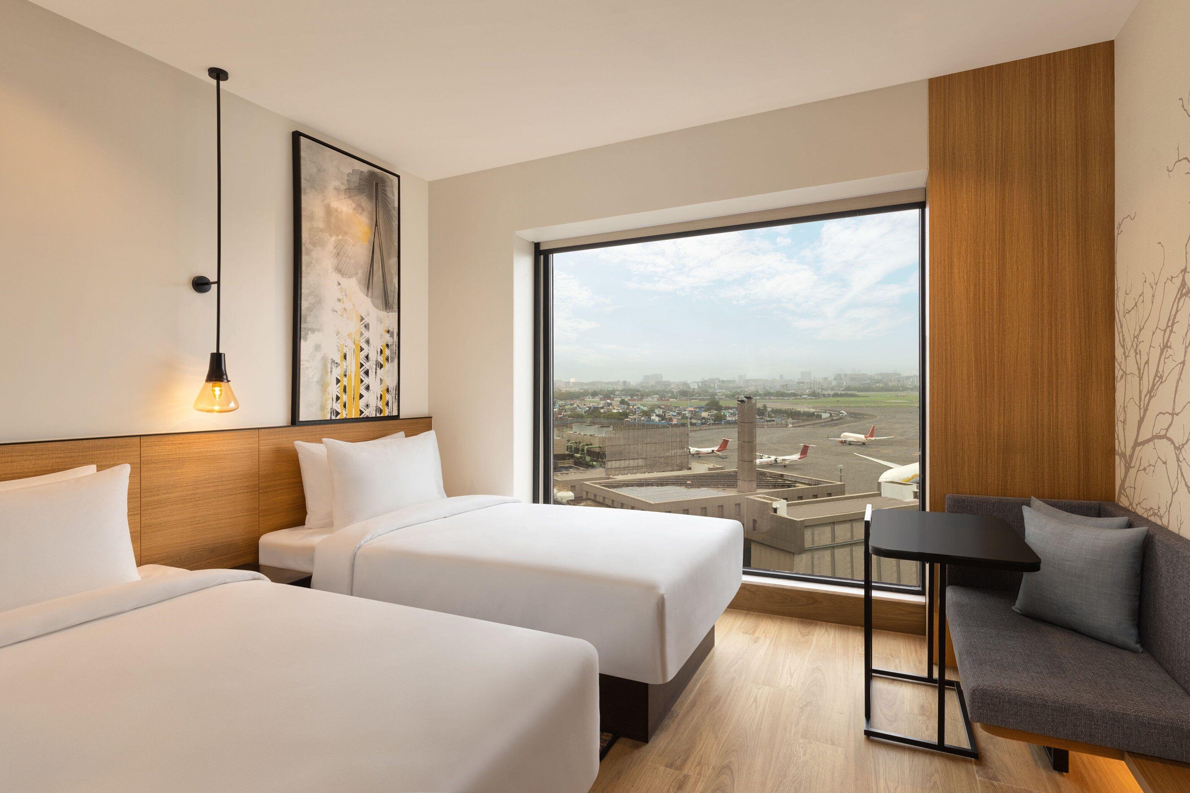 Fairfield By Marriott International Airport 4*