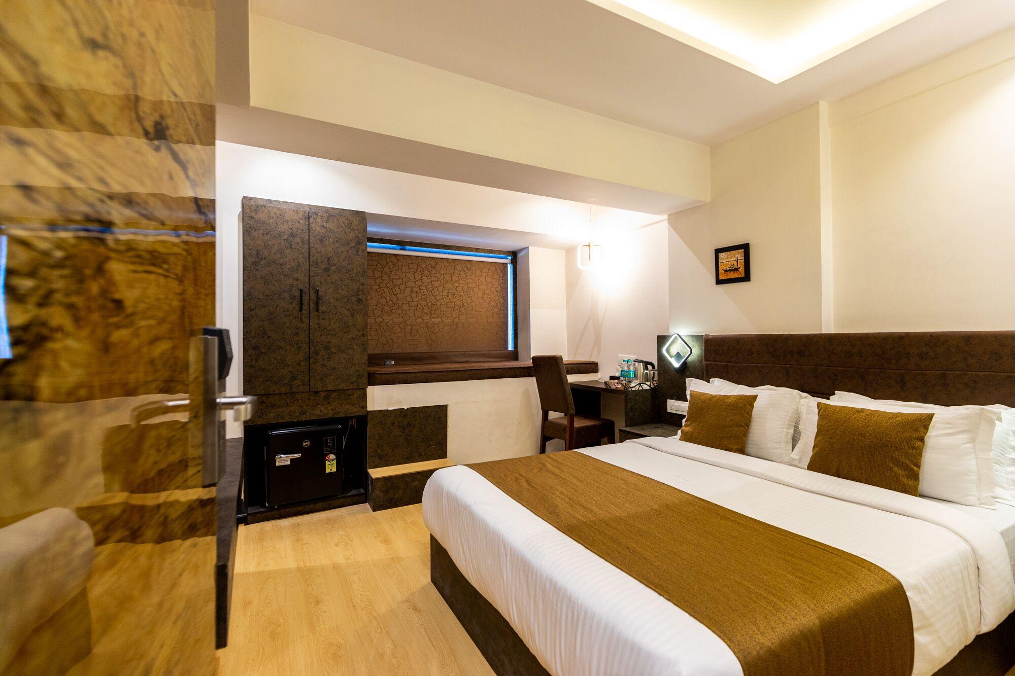 Hotel Larmont Luxury Mumbai