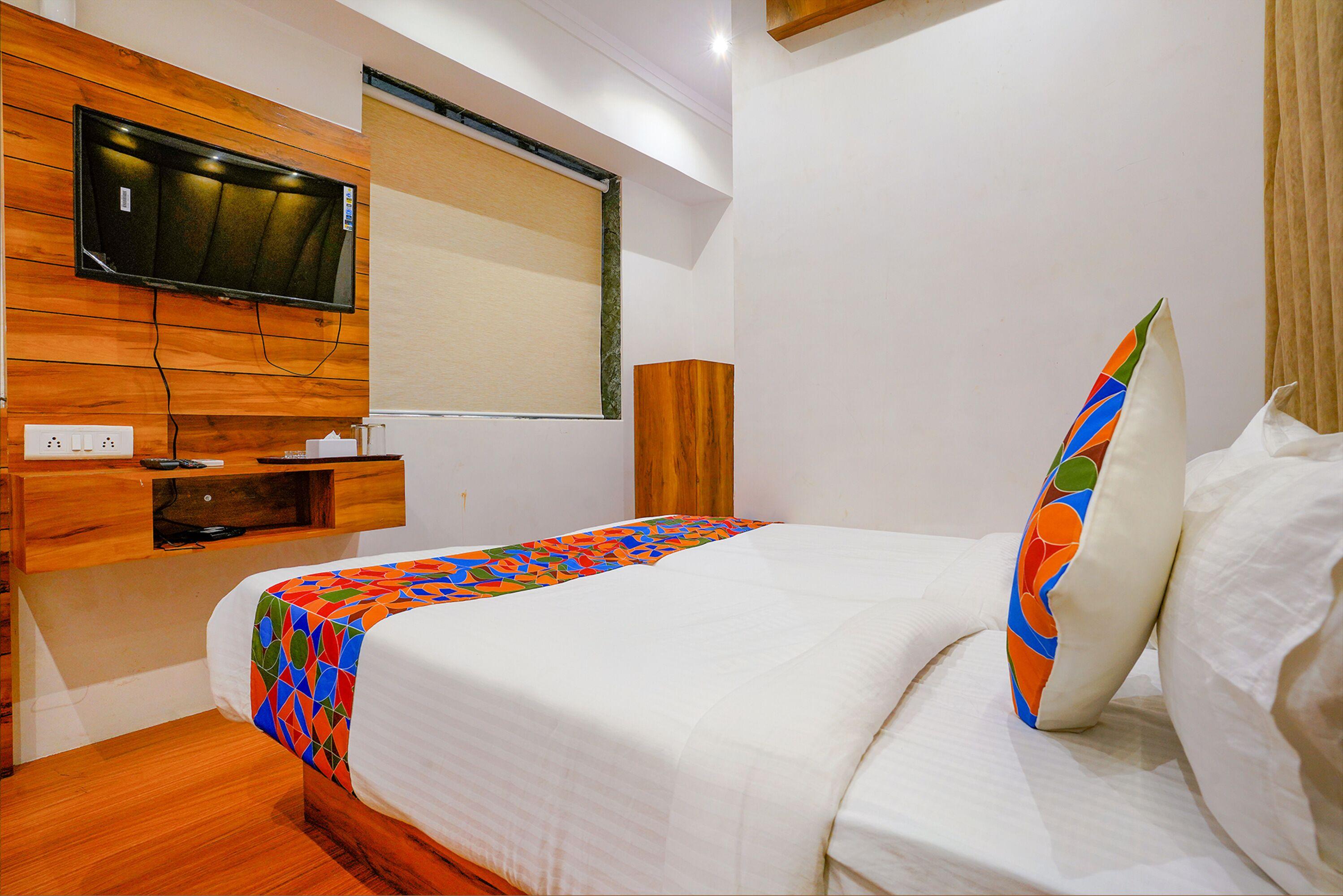 Hotel Fabexpress New Deepak - Nr & Csmt Station 2*