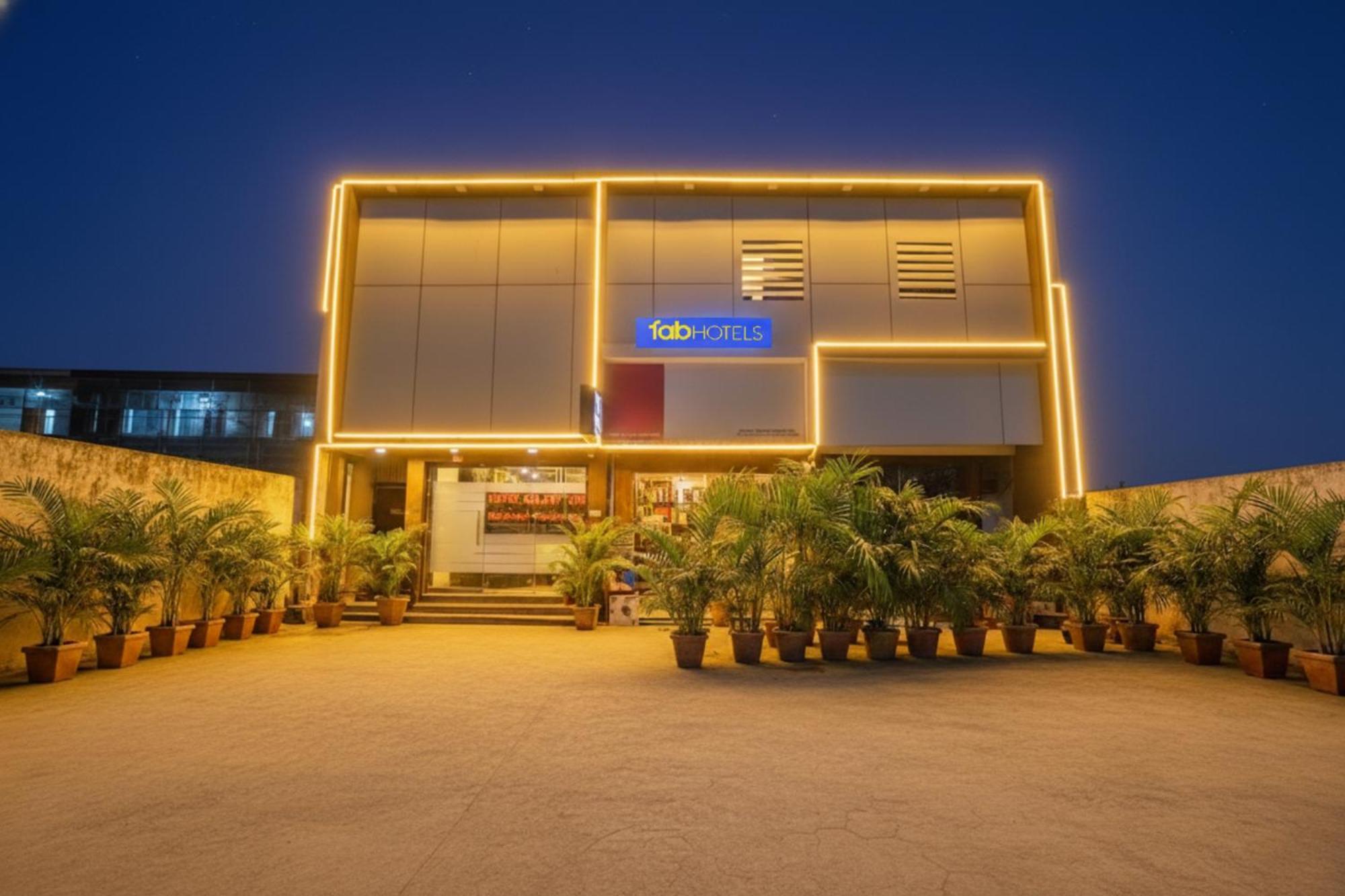 Fabhotel Galaxy - Nr Midc Andheri Hotel