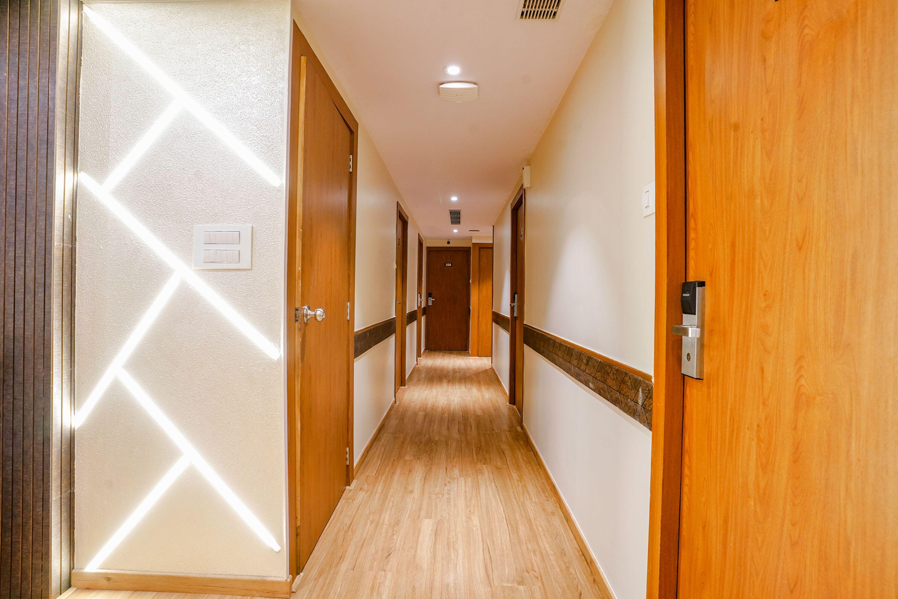 Fabhotel Azure - Nr. International Airport