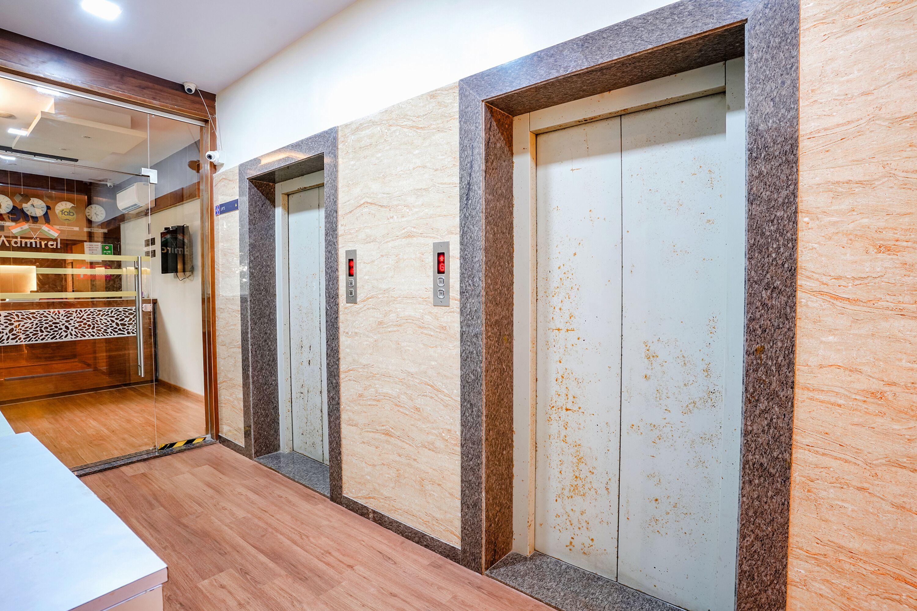 Fabhotel Azure - Nr. International Airport