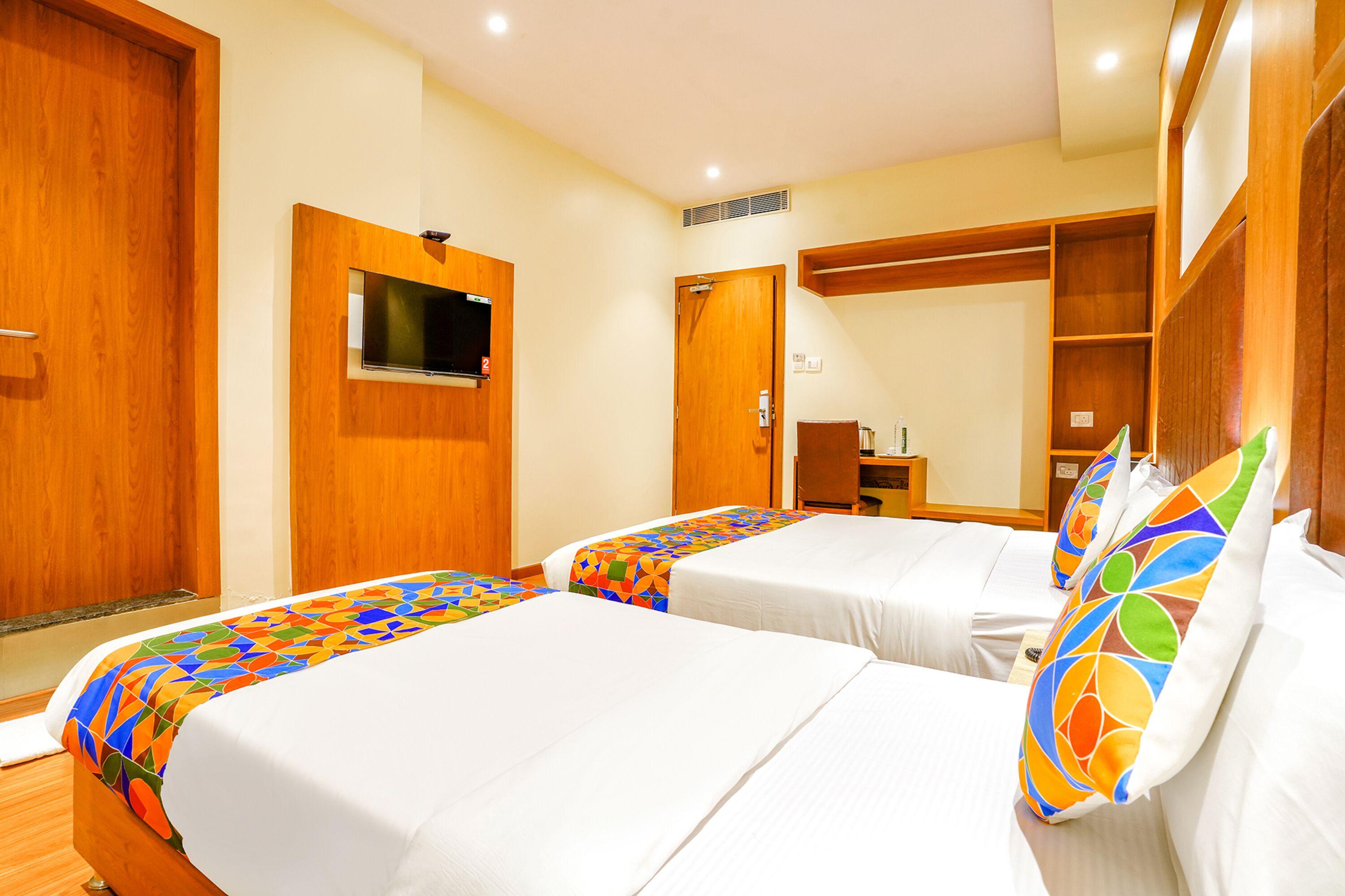 Fabhotel Azure - Nr. International Airport