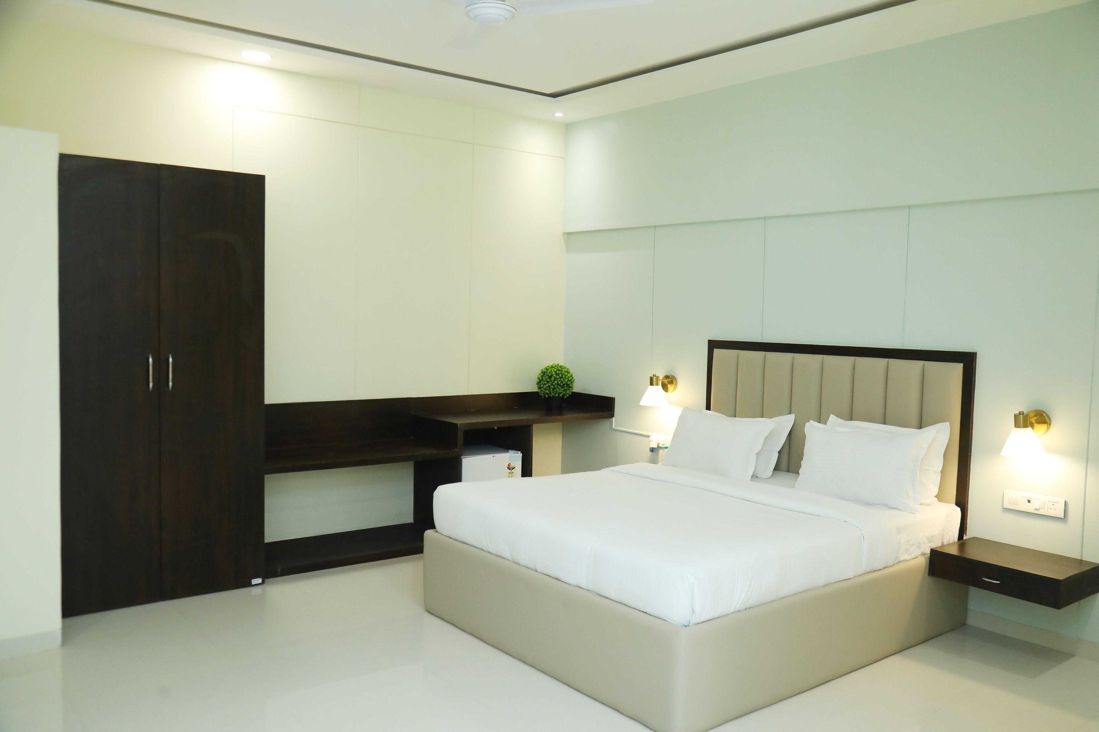 Country By Turtle & - Airport Hotel