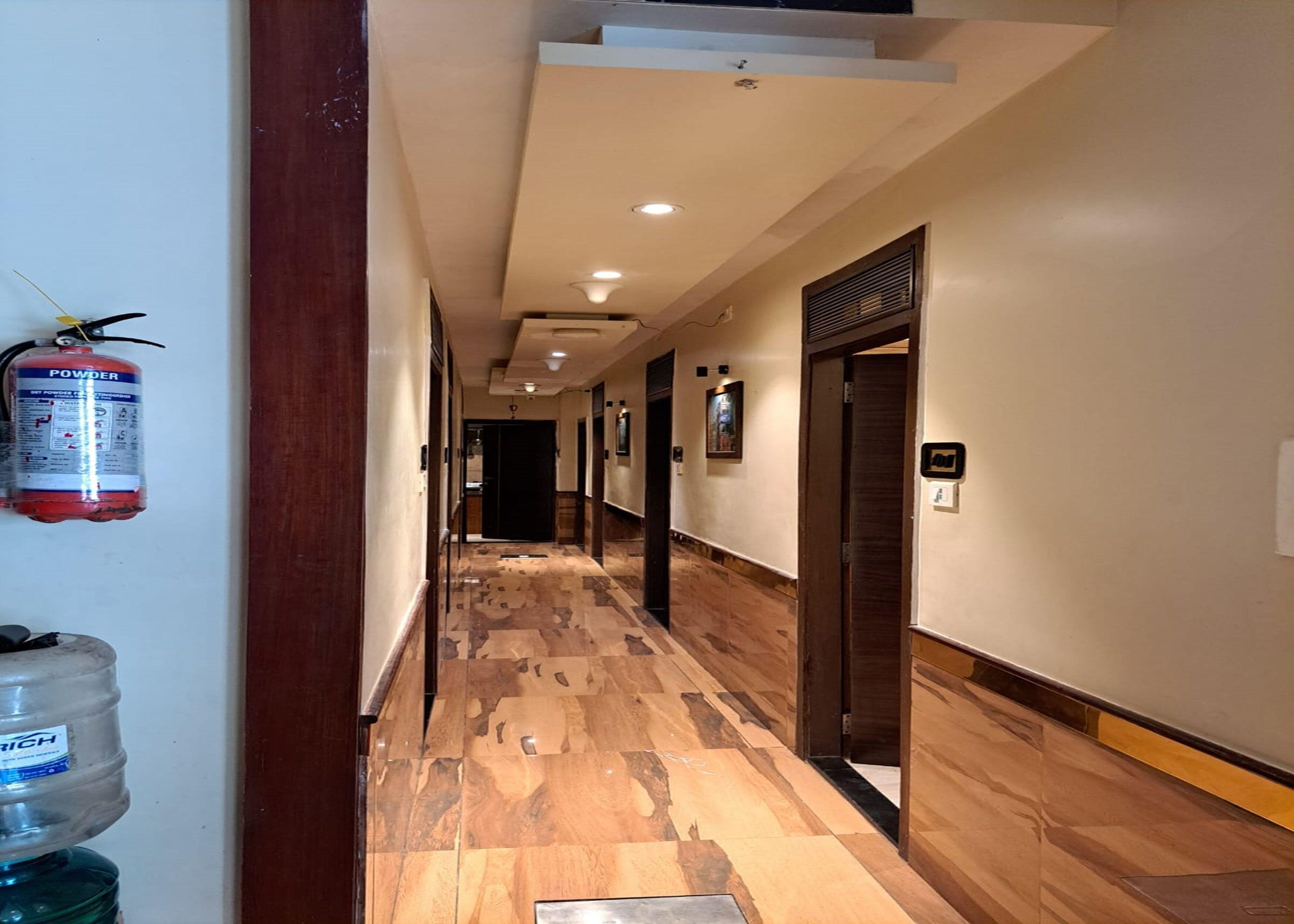 Gateway Star Hotel 3*