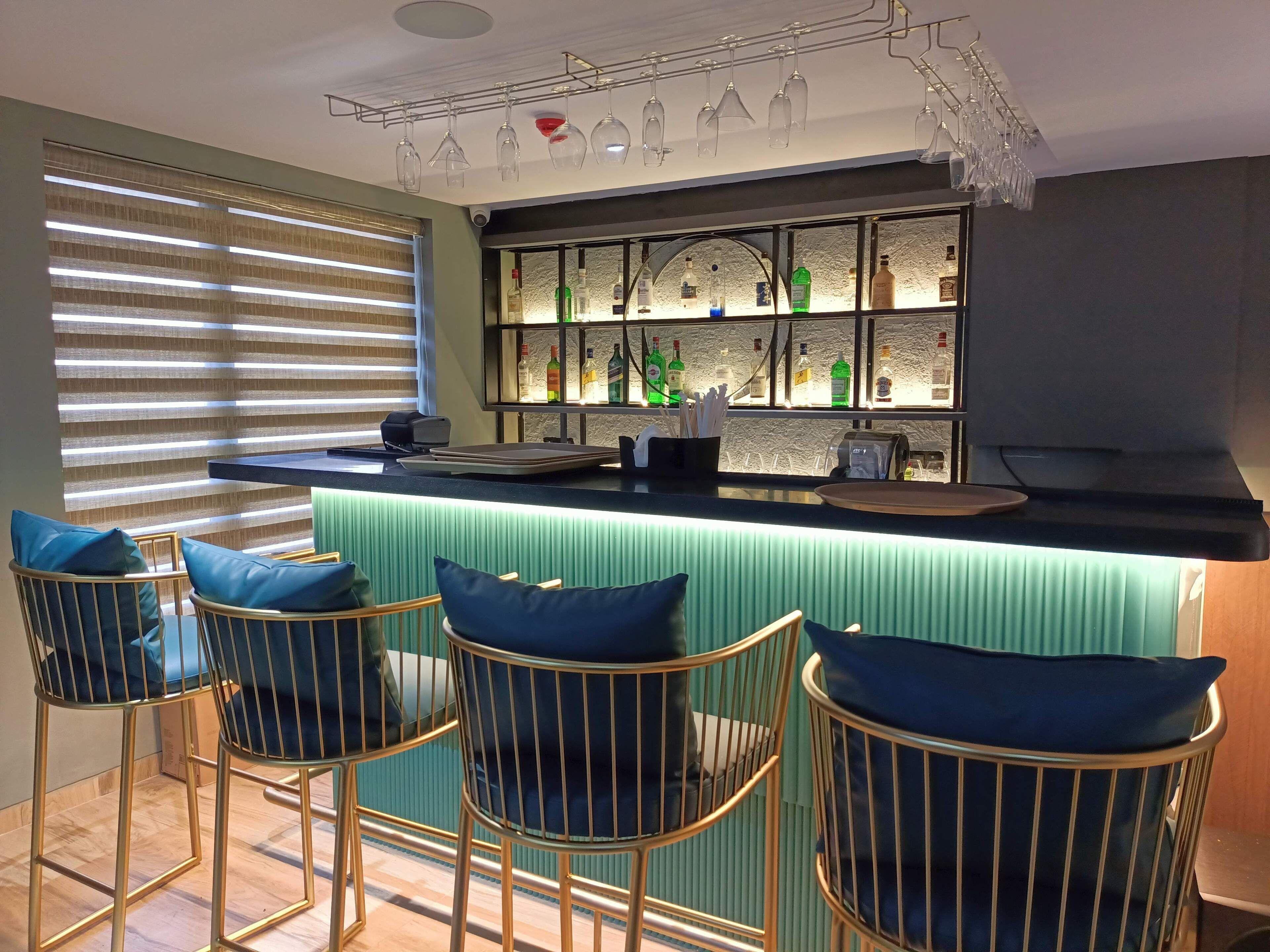 Aralia International Airport, Hotel