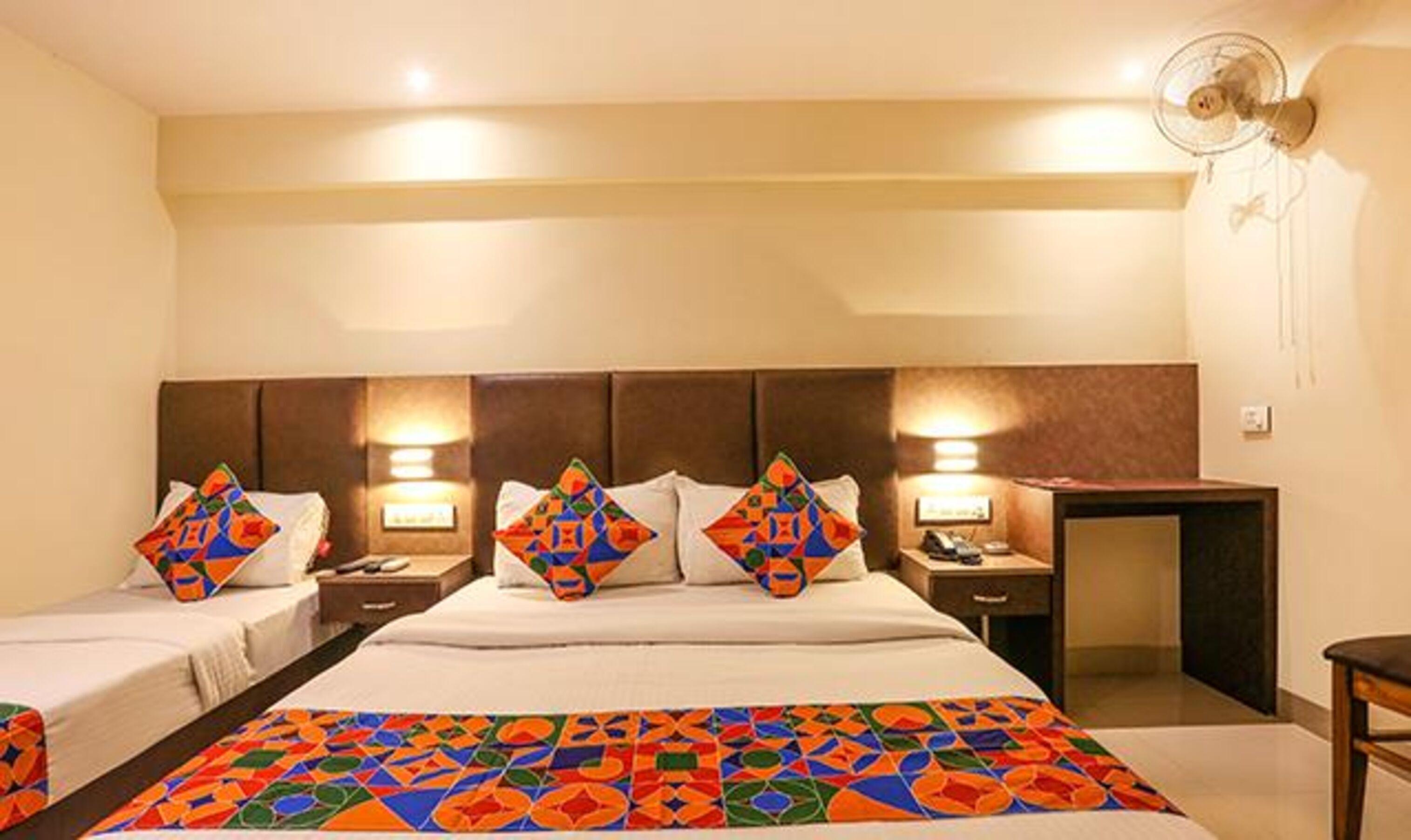 Hotel Via West - Nr International Airport