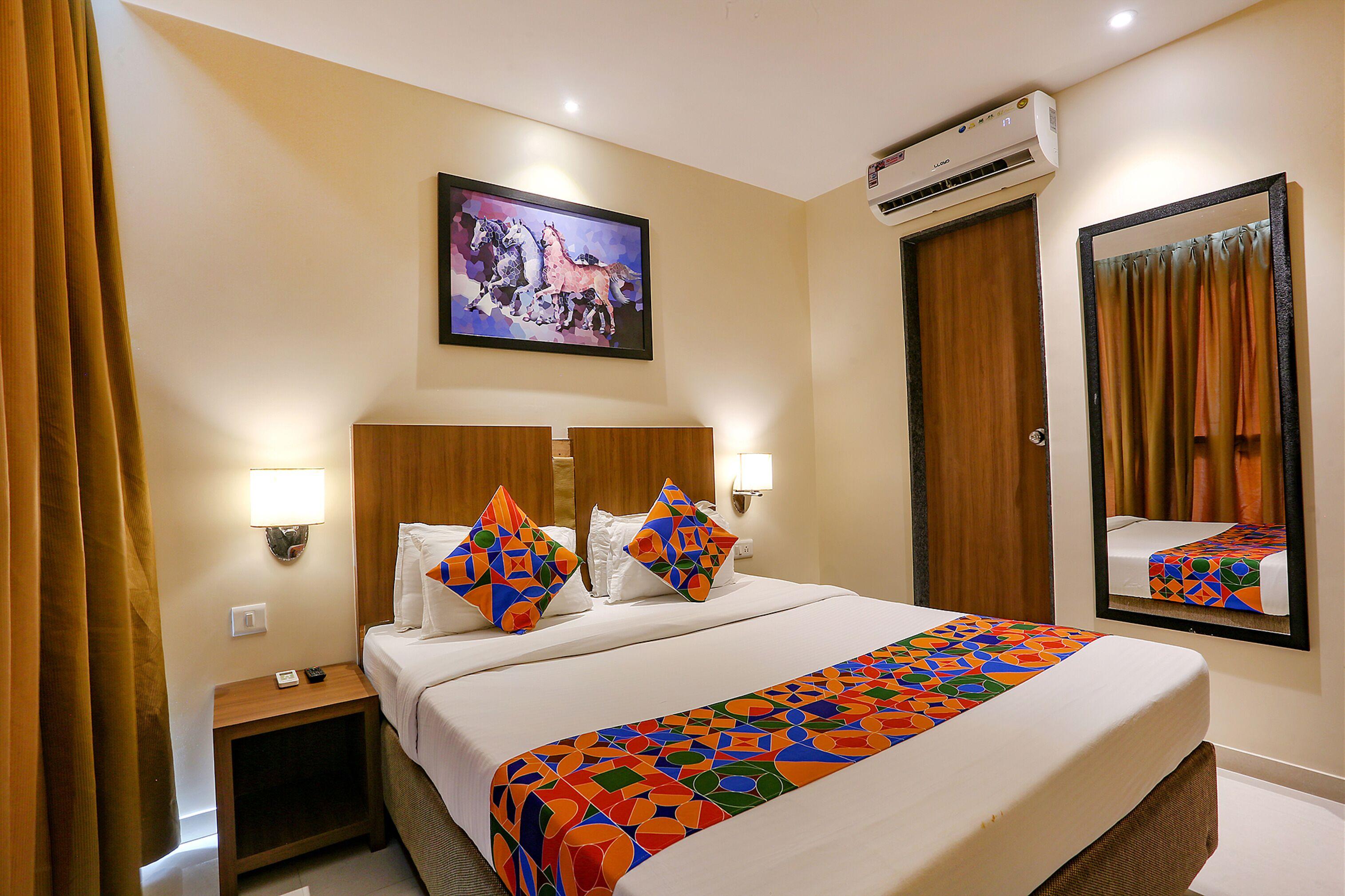 Fabhotel Royal International - Nr International Airport