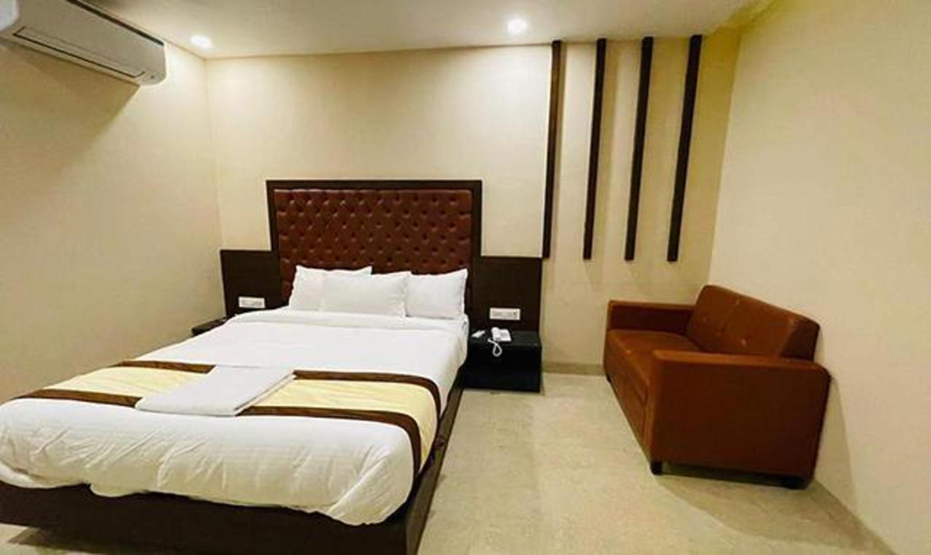 Fabhotel Vertigo Hotel 3*