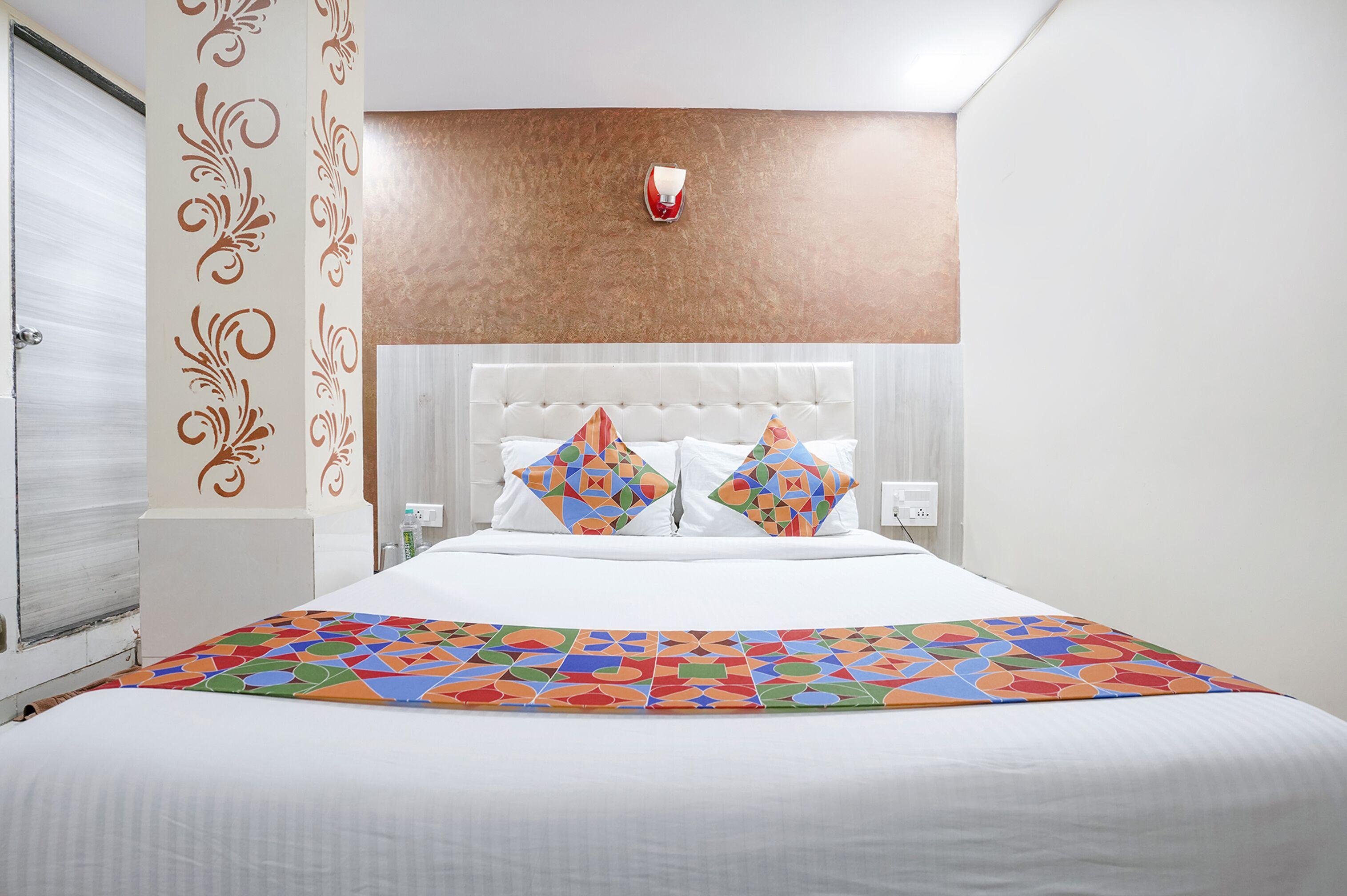 Hotel Fabexpress Sarah Gold - Nr Nesco Exhibition Center Mumbai