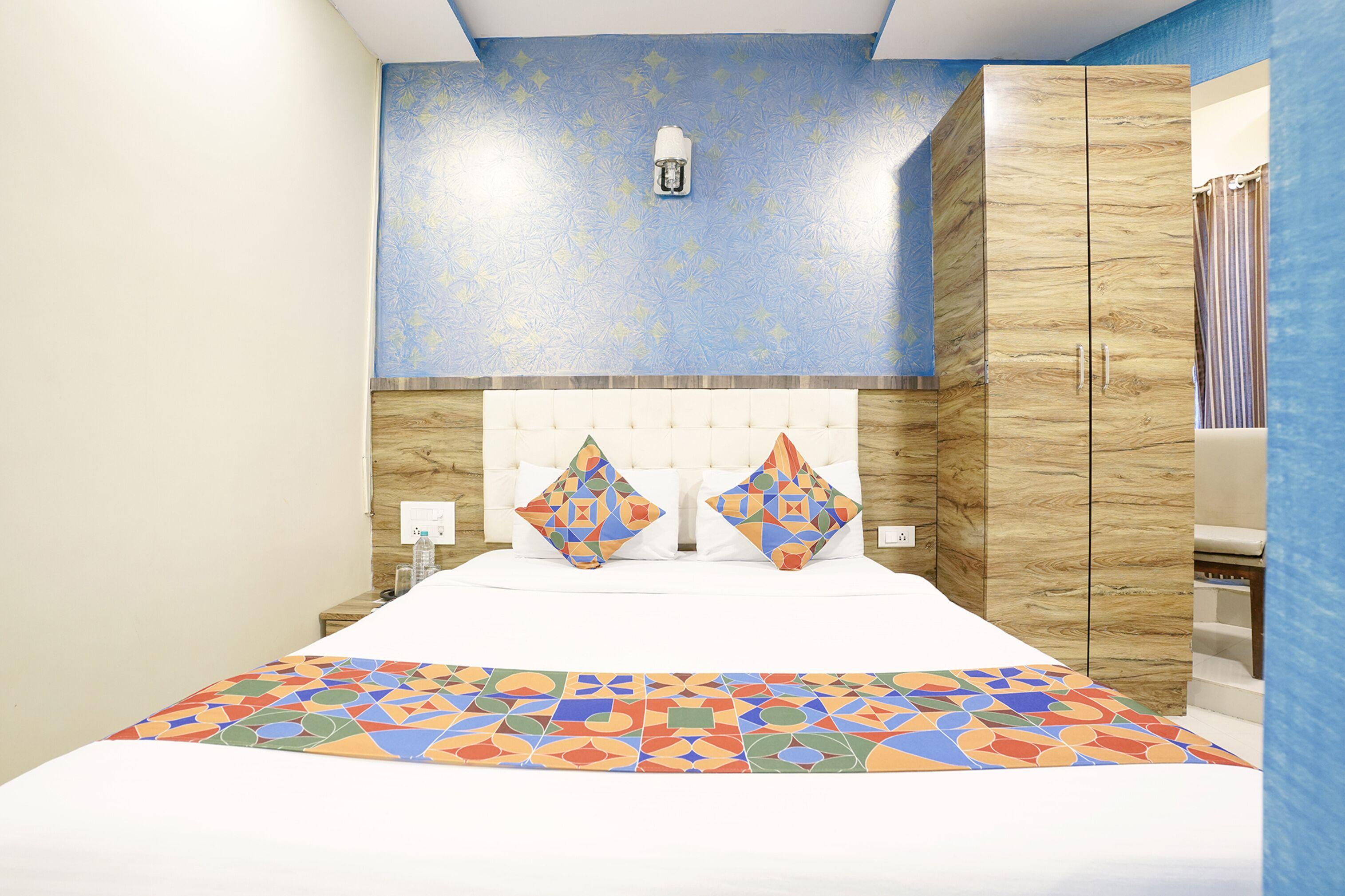 Fabexpress Sarah Gold - Nr Nesco Exhibition Center Hotel 3*