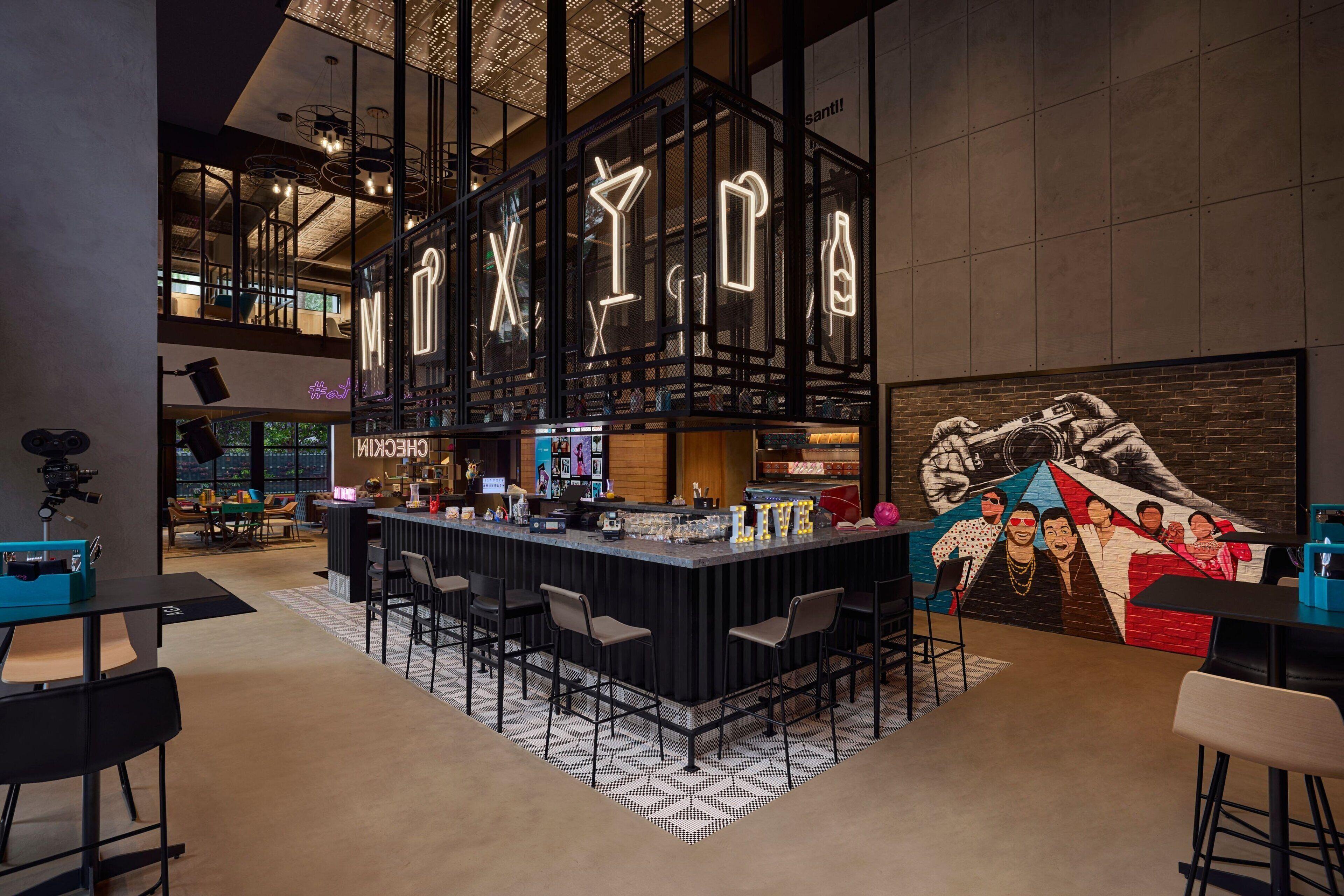 Hotel Moxy Andheri West 5*