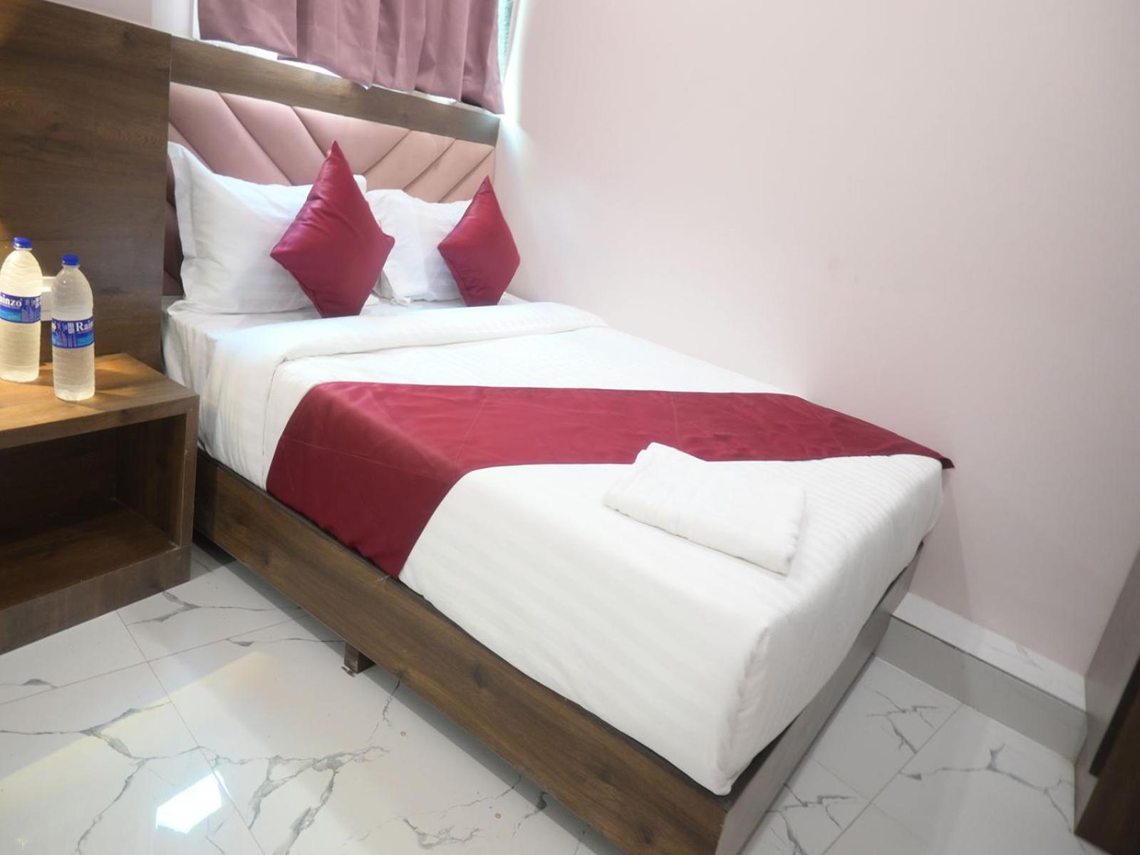 Classy Comfort Near Exhibition Centre Nesco 2* Mumbai