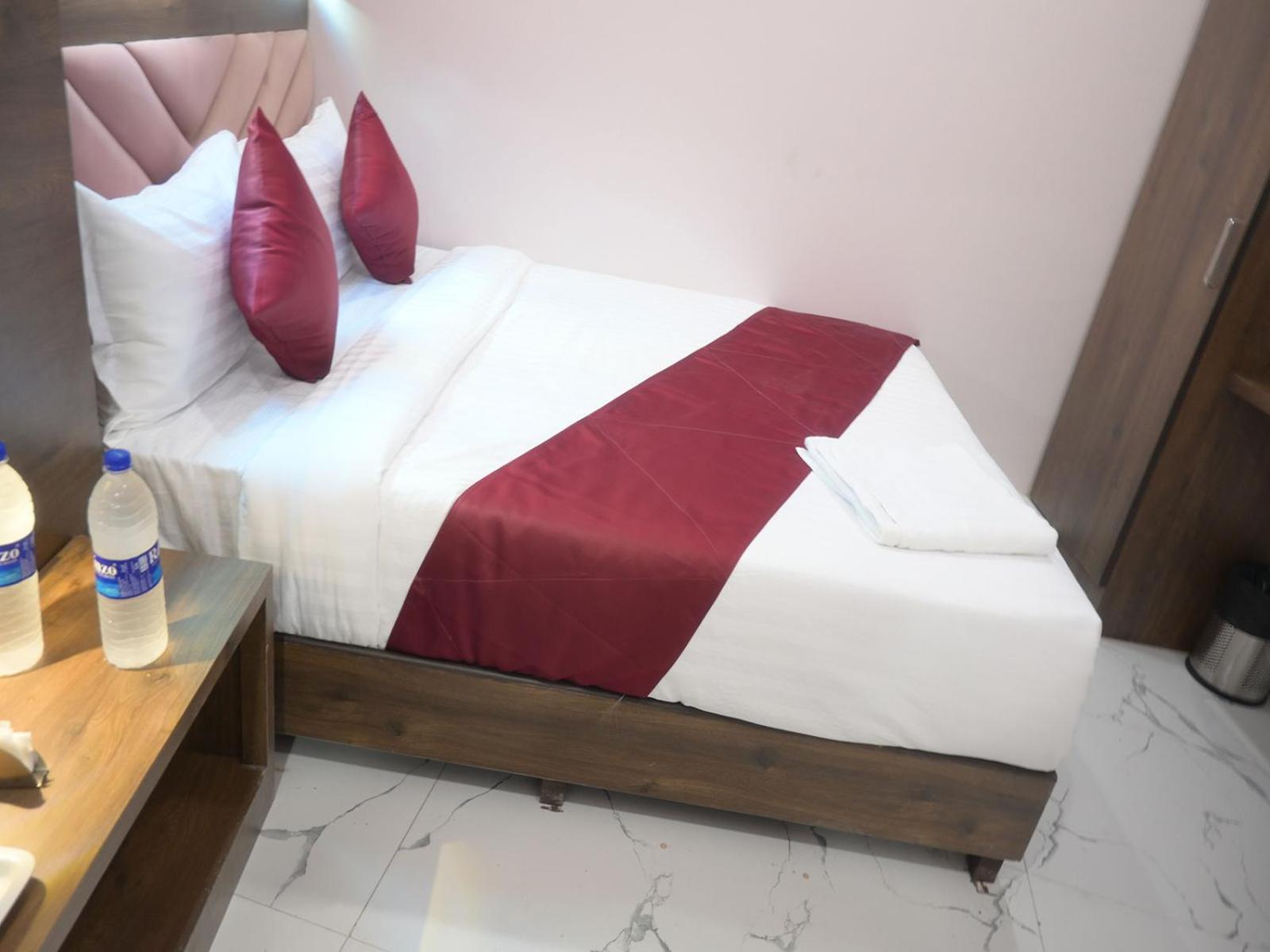 Classy Comfort Near Exhibition Centre Nesco Mumbai