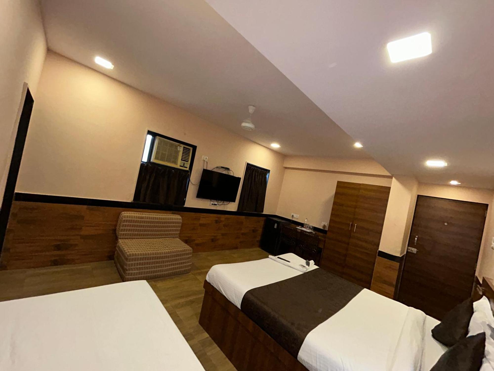 Lucky Service - Near Bkc Apartment Mumbai