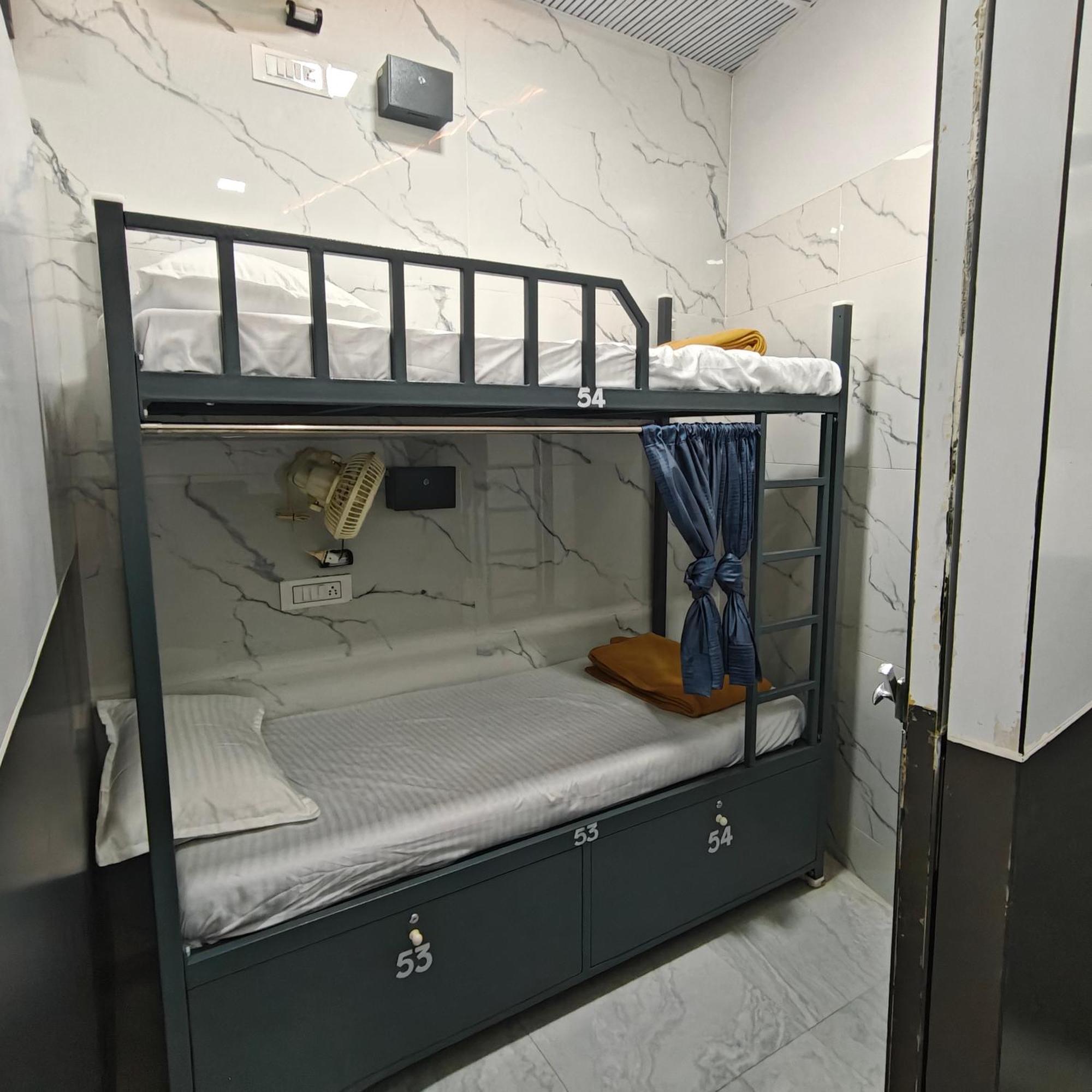 Hostel Basera And Separate For Group In Andheri East - Marol *