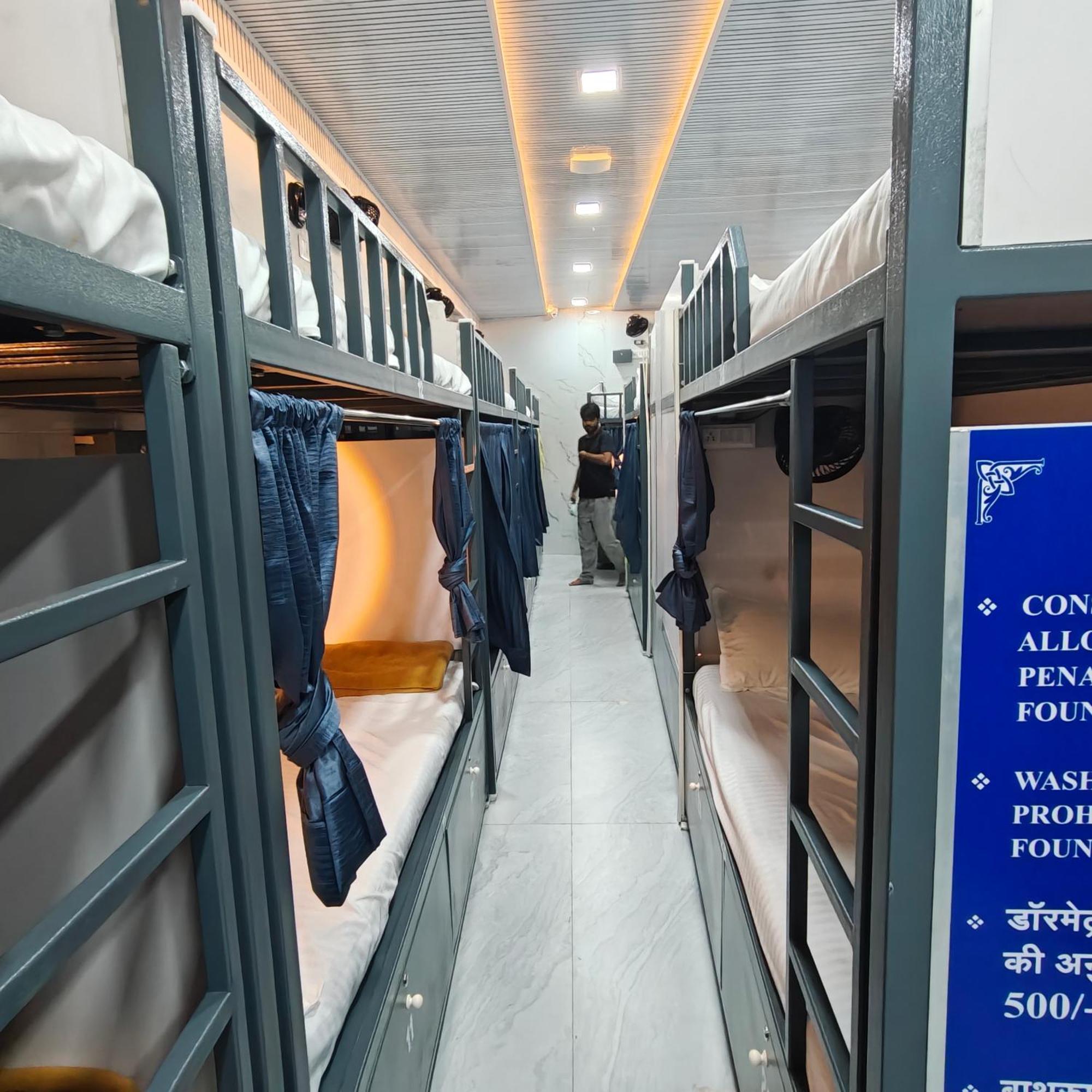 Hostel Basera And Separate For Group In Andheri East - Marol Mumbai