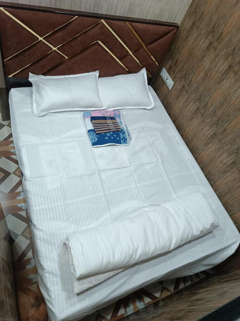 Bhagirath Guest house *